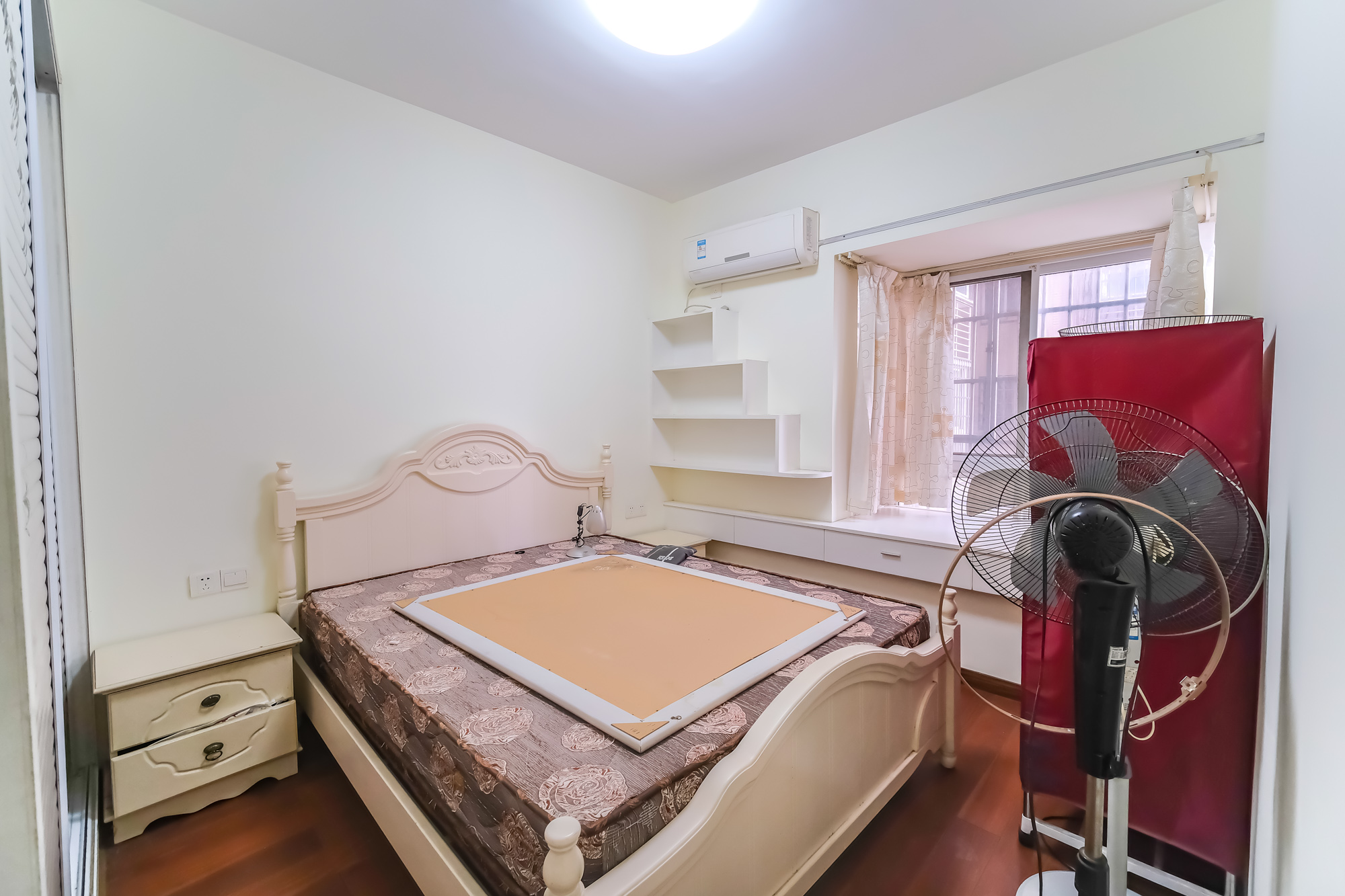 万丽景园 2室2厅1卫 54.9万 万丽景园 2室2厅1卫 54.9万卧室