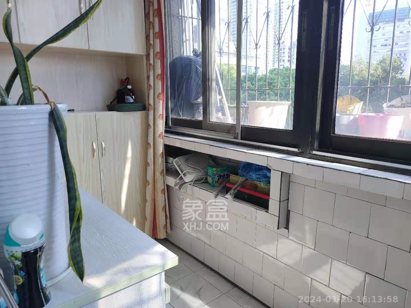 湘农桥社区  2室1厅1卫   2200.00元/月室内图1