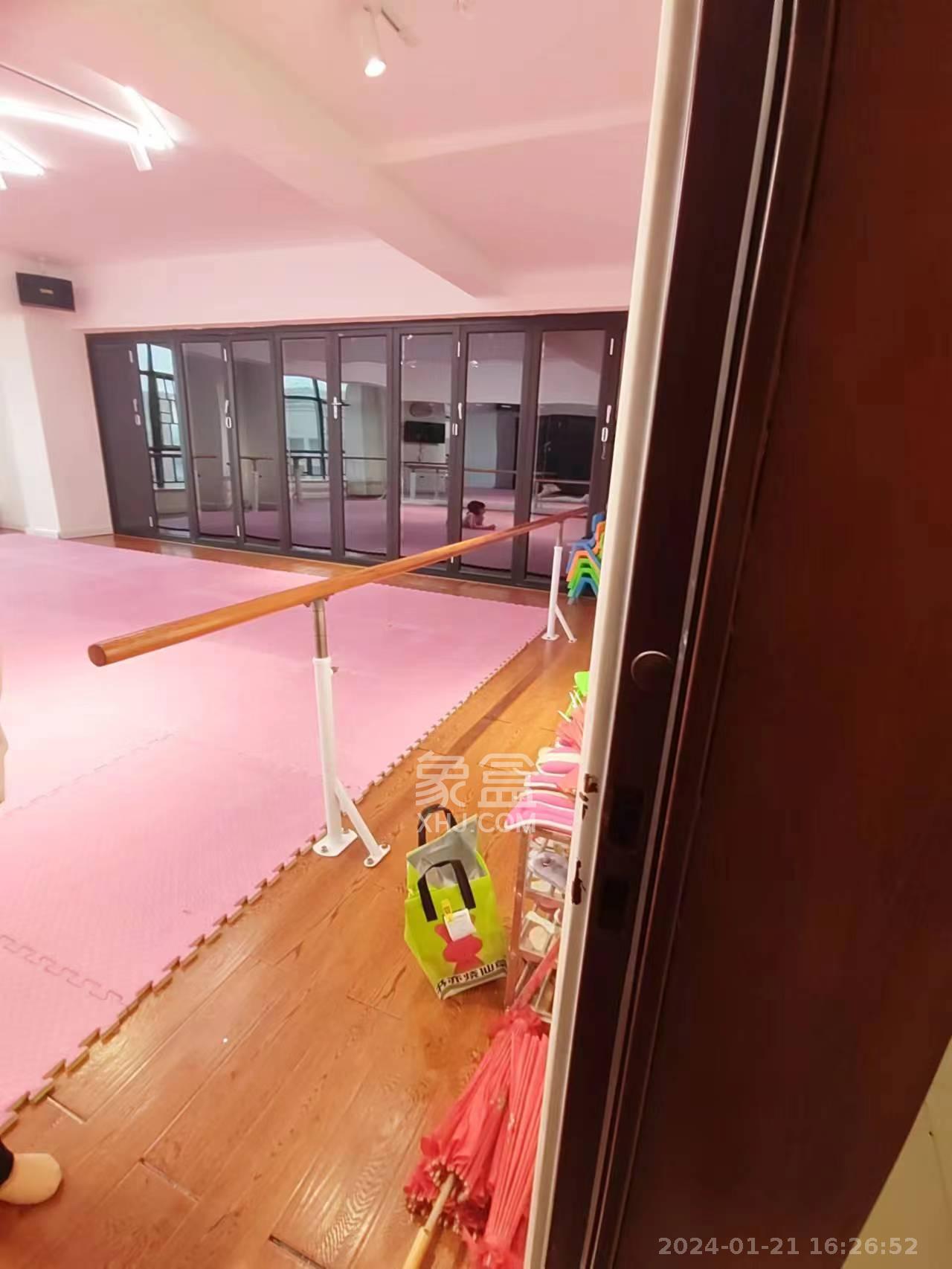 保利麓谷林语I区  1室1厅1卫   1700.00元/月室内图1