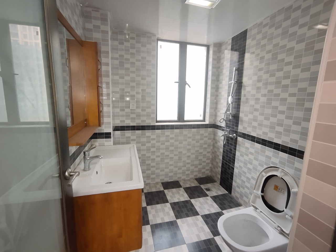 三一歌雅郡 4室2厅2卫 75.8万 三一歌雅郡 4室2厅2卫 75.8万室内图