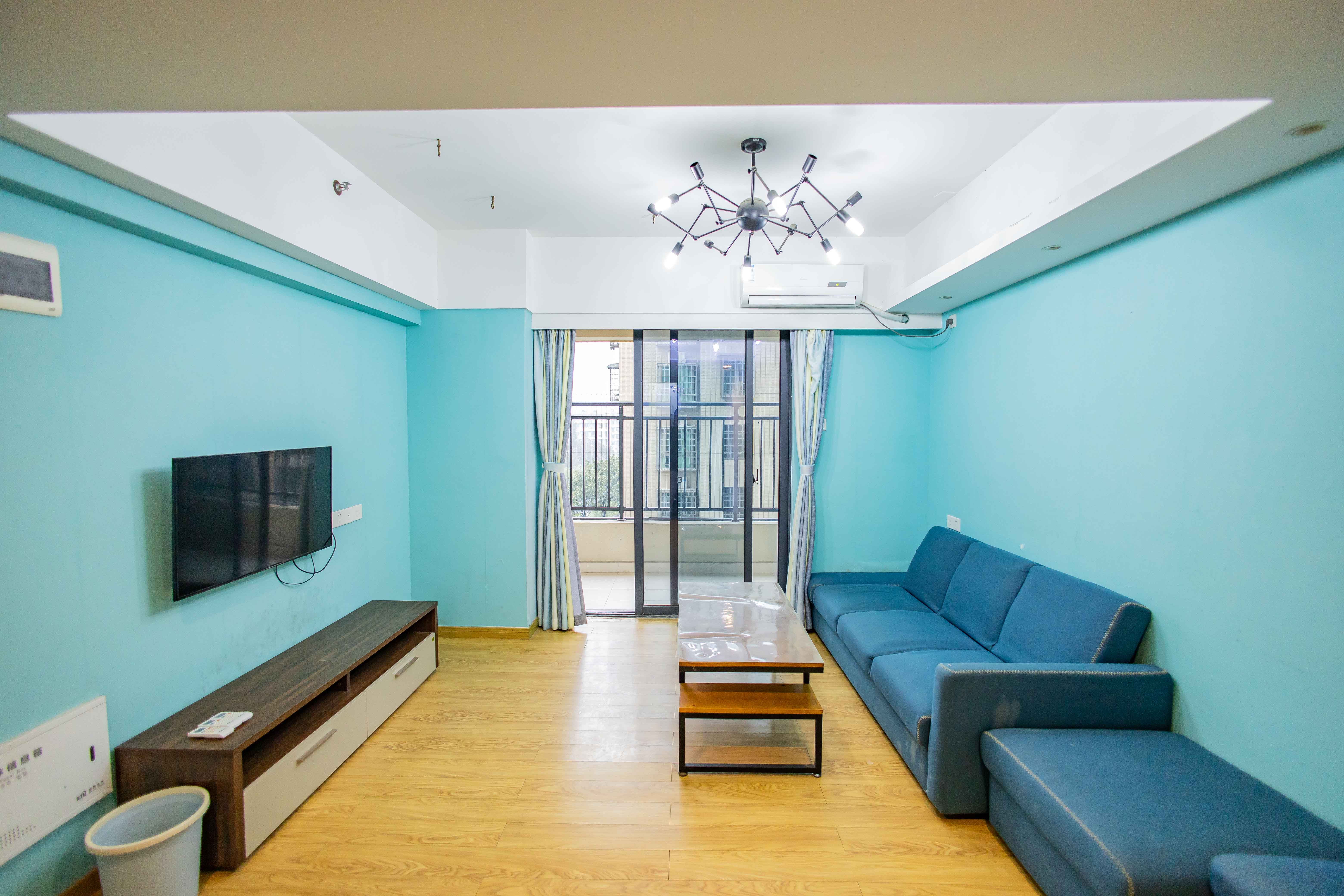 荣泰广场 2室1厅1卫 95.0万 荣泰广场 2室1厅1卫 95.0万客厅