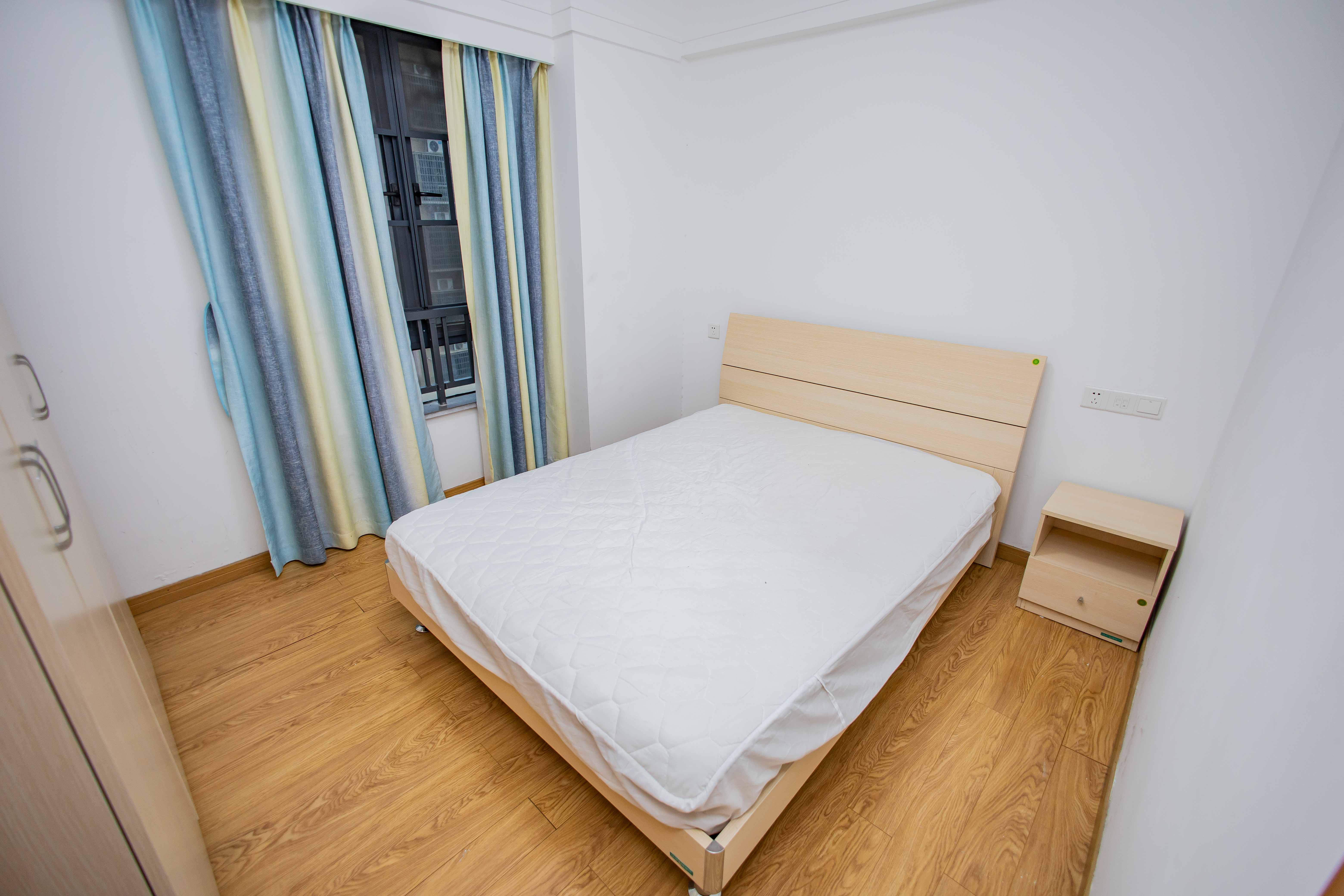 荣泰广场 2室1厅1卫 95.0万 荣泰广场 2室1厅1卫 95.0万卧室