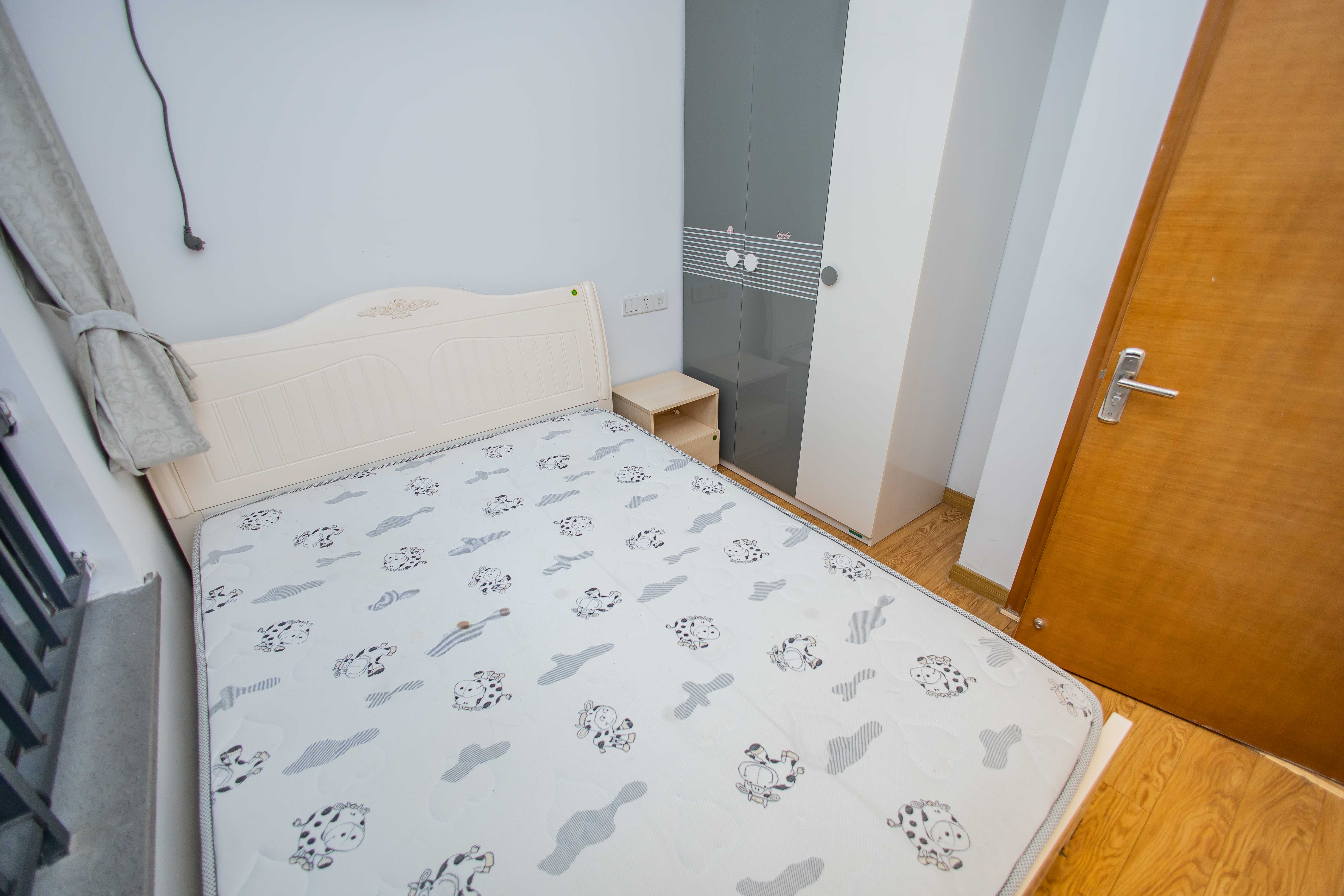 荣泰广场 2室1厅1卫 95.0万 荣泰广场 2室1厅1卫 95.0万卧室