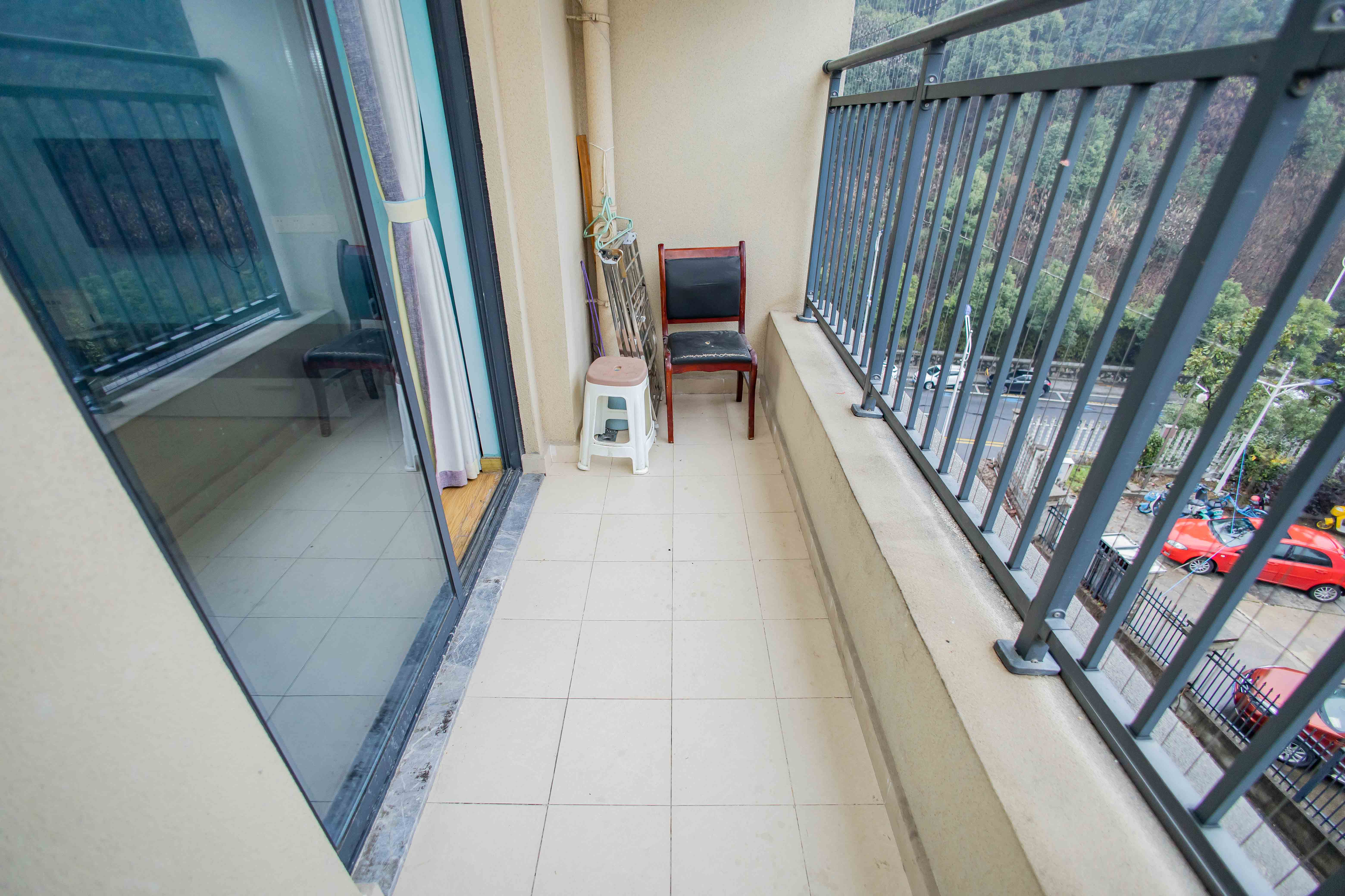 荣泰广场 2室1厅1卫 95.0万 荣泰广场 2室1厅1卫 95.0万阳台