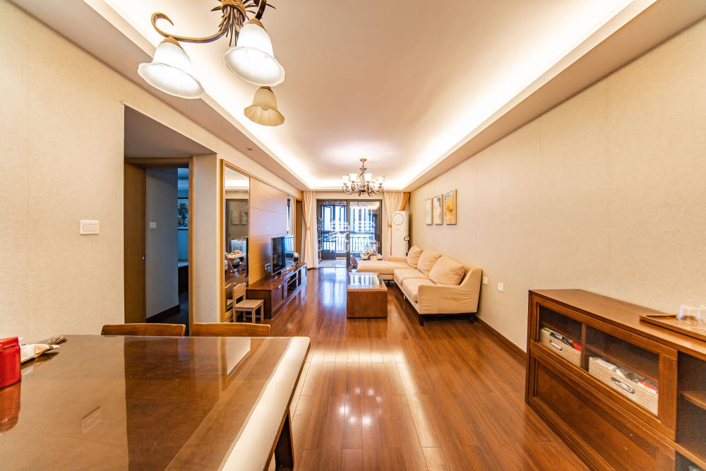 万科白鹭郡 3室2厅2卫 128.8万