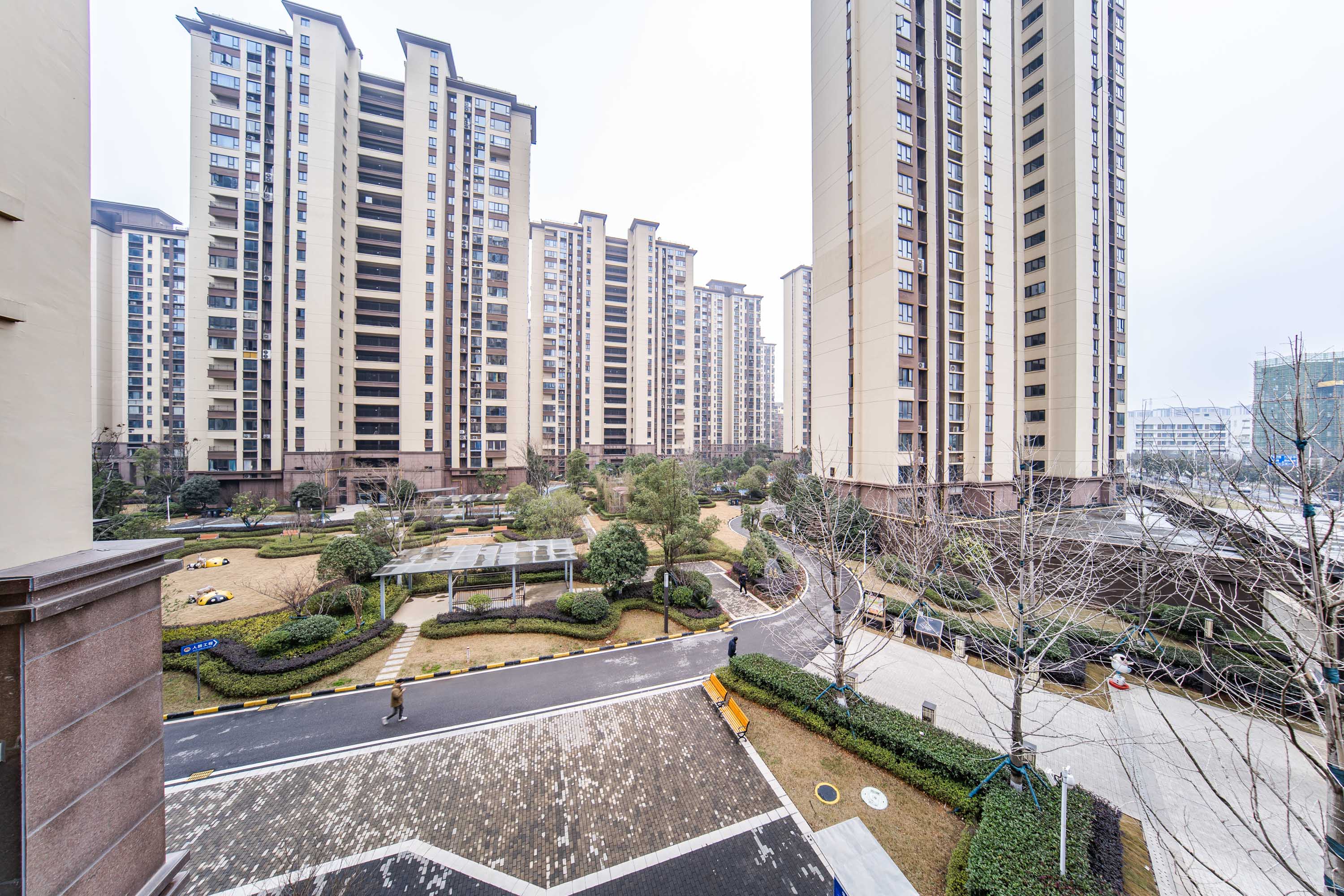 蓝光雍锦半岛 3室2厅2卫 90.0万 蓝光雍锦半岛 3室2厅2卫 90.0万其他