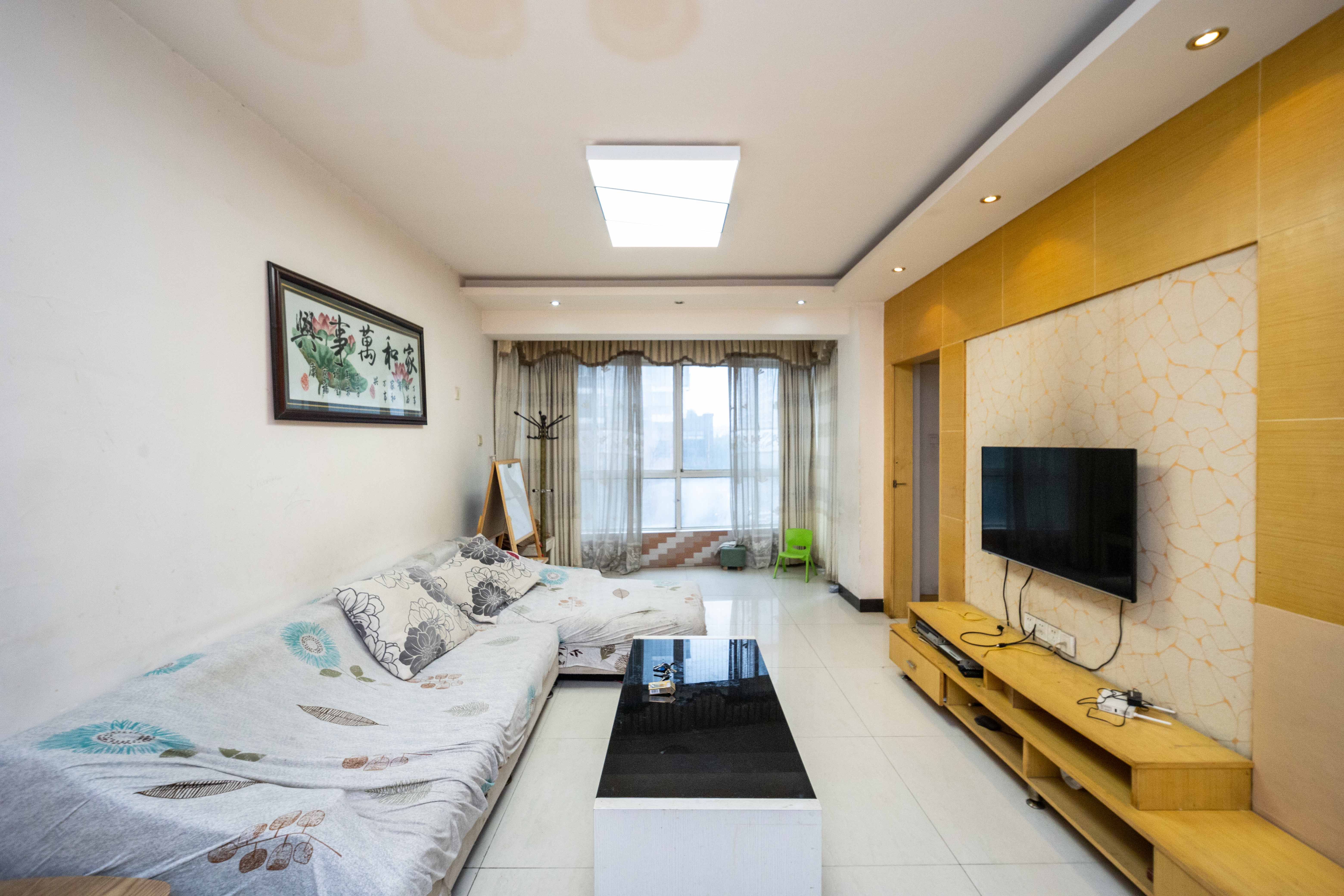 山水华景  3室2厅1卫   88.00万