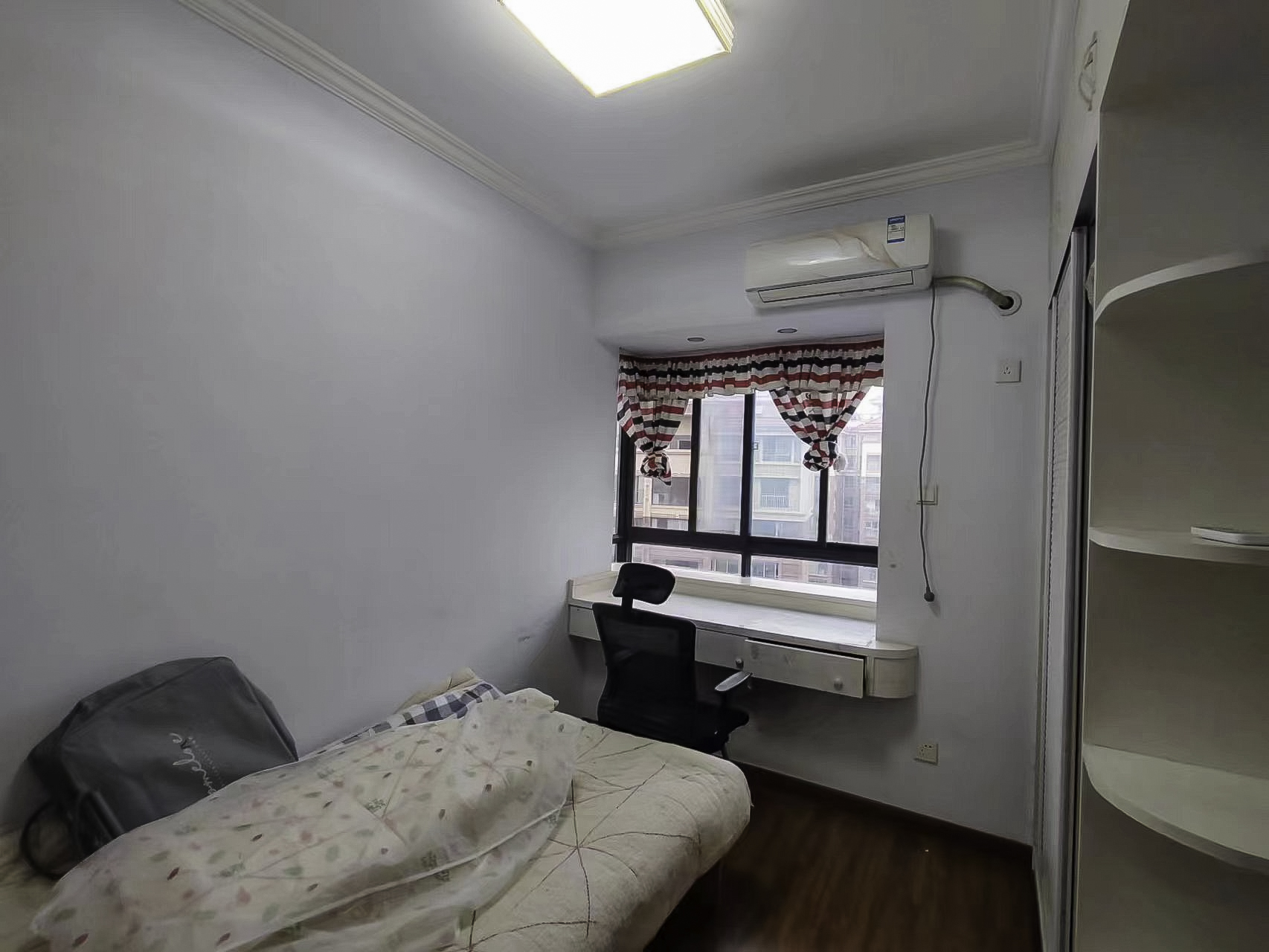 夏威夷碧水春城(碧桂园城市花园) 3室2厅1卫 90.0万 夏威夷碧水春城(碧桂园城市花园) 3室2厅1卫 90.0万卧室