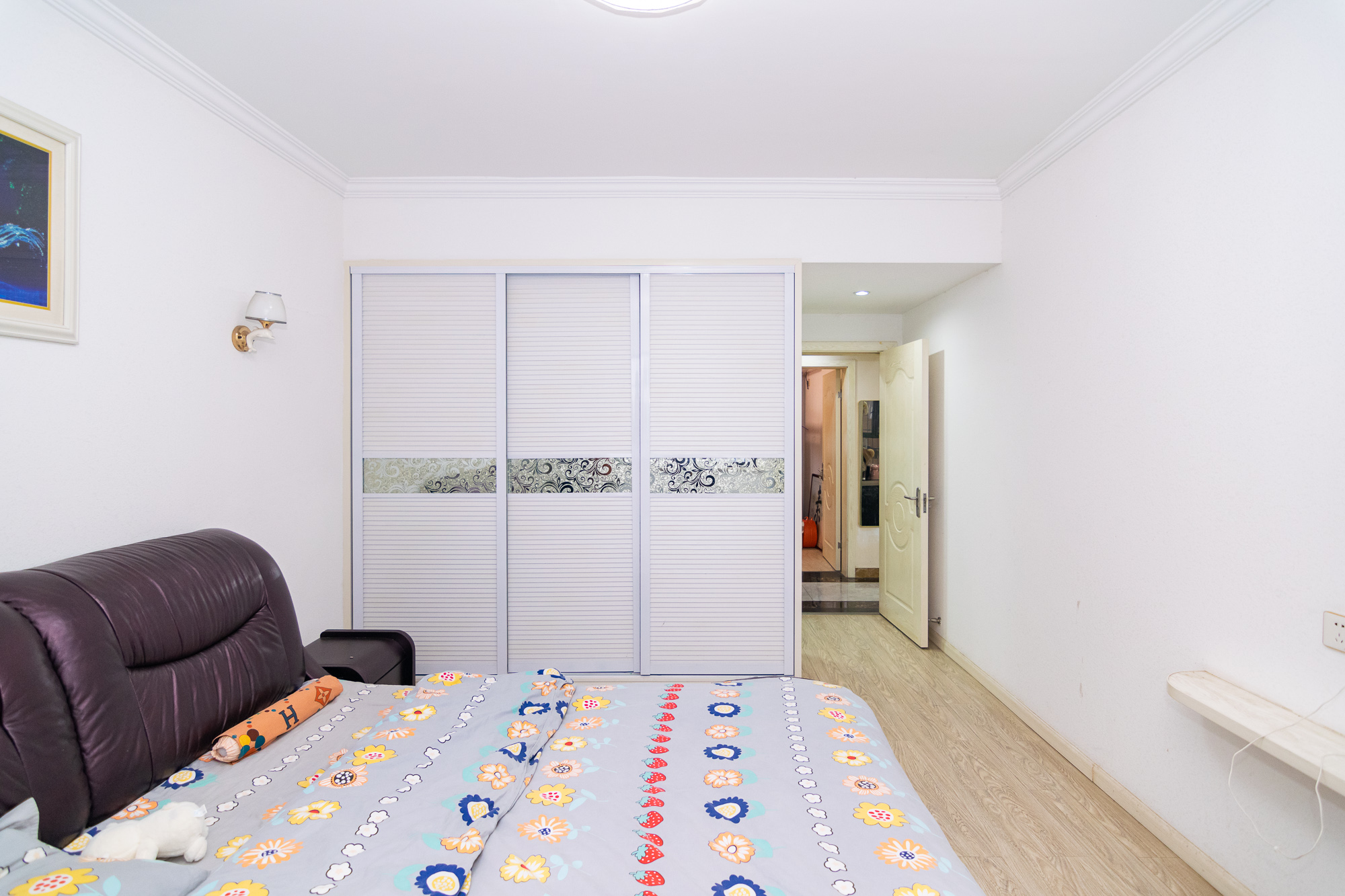 荣盛岳麓峰景 3室2厅2卫 90.0万 荣盛岳麓峰景 3室2厅2卫 90.0万卧室