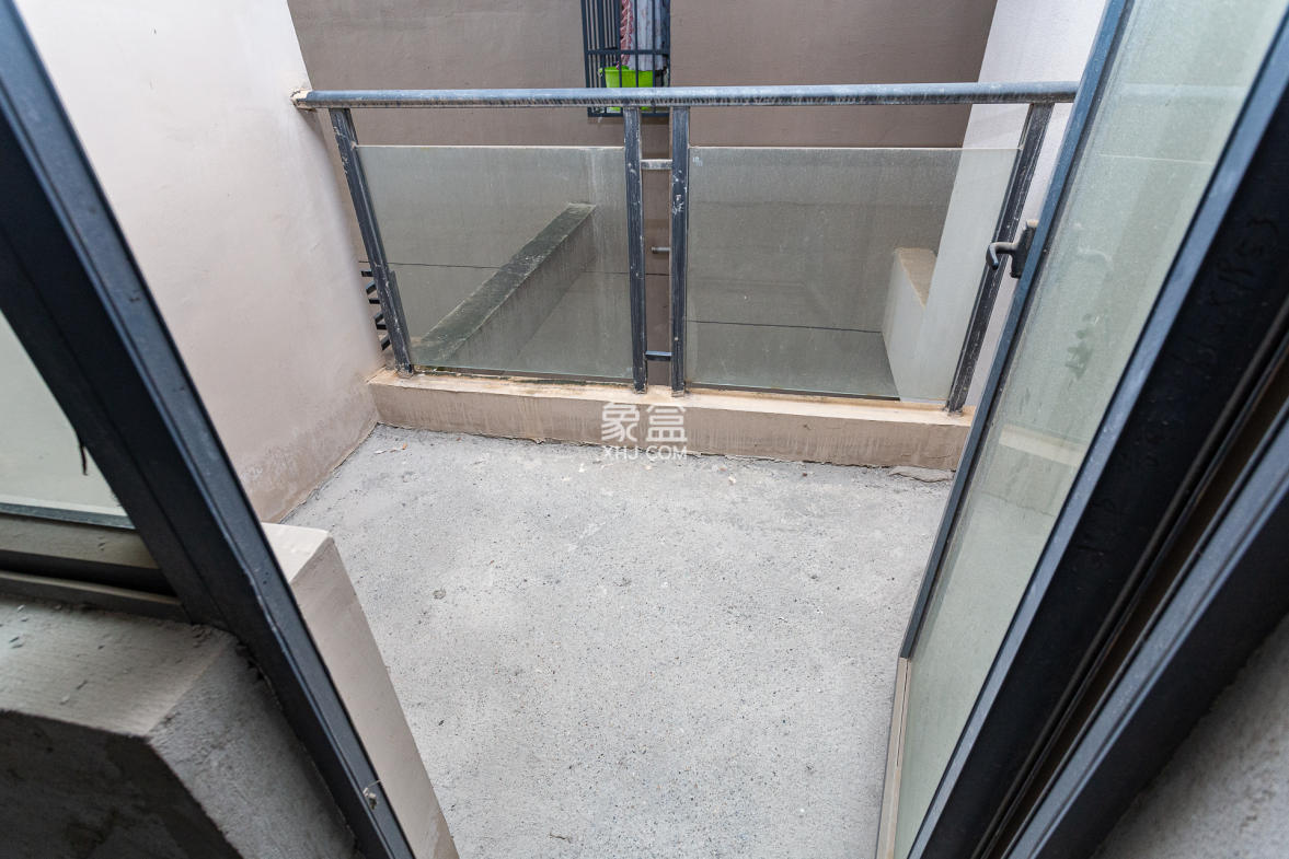 勤诚达新界 4室2厅2卫 113.0万 勤诚达新界 4室2厅2卫 113.0万阳台