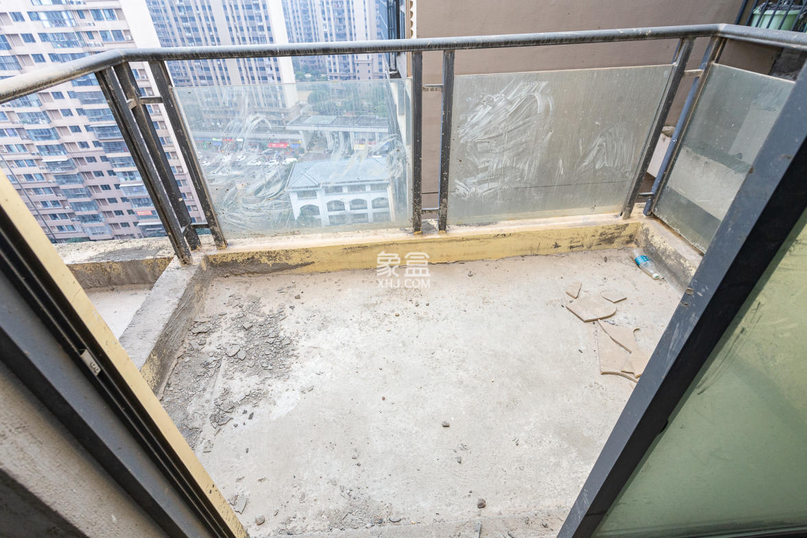 勤诚达新界 4室2厅2卫 113.0万 勤诚达新界 4室2厅2卫 113.0万阳台