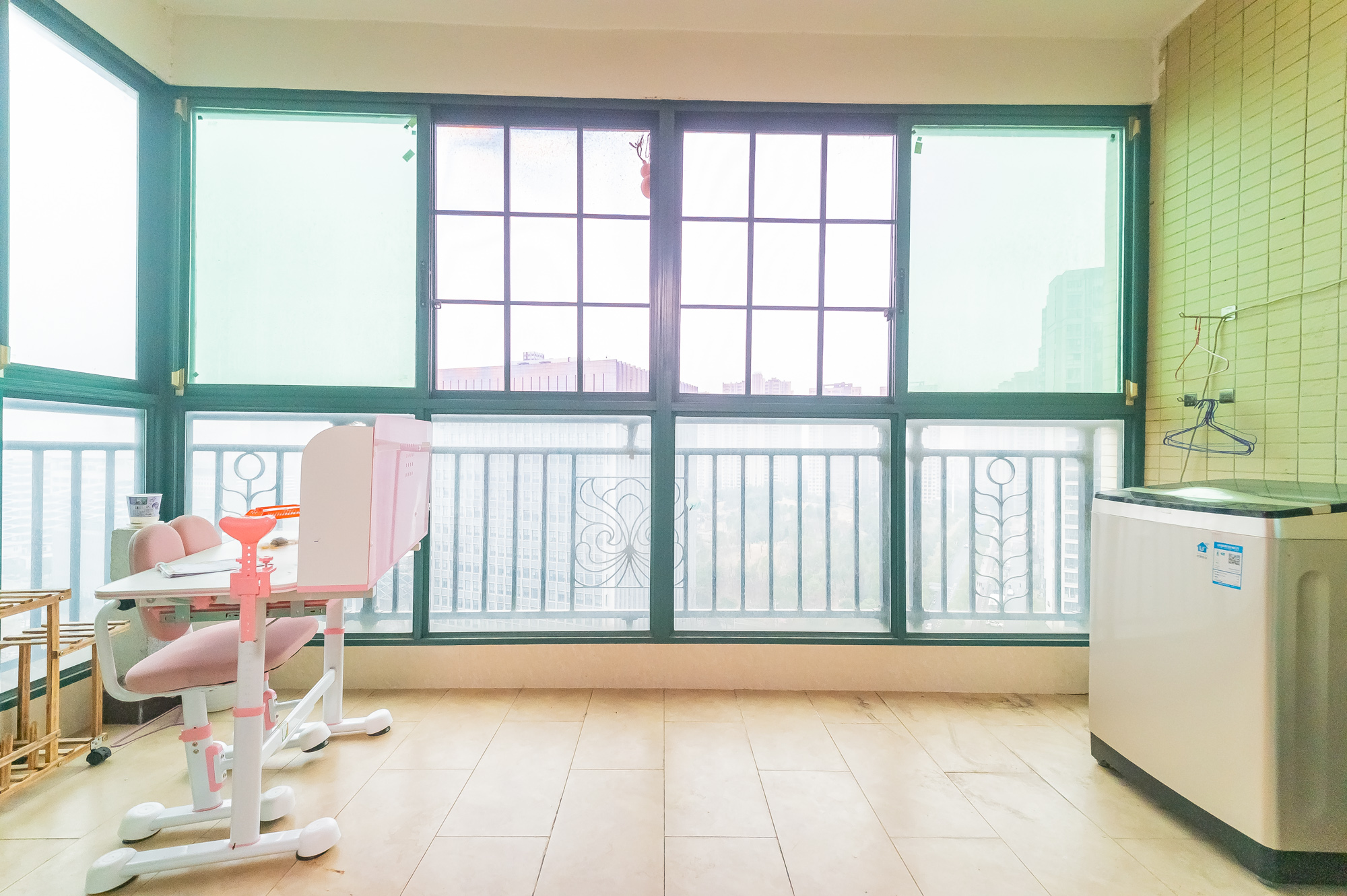 恒大翡翠华庭  3室2厅2卫    99.8万阳台