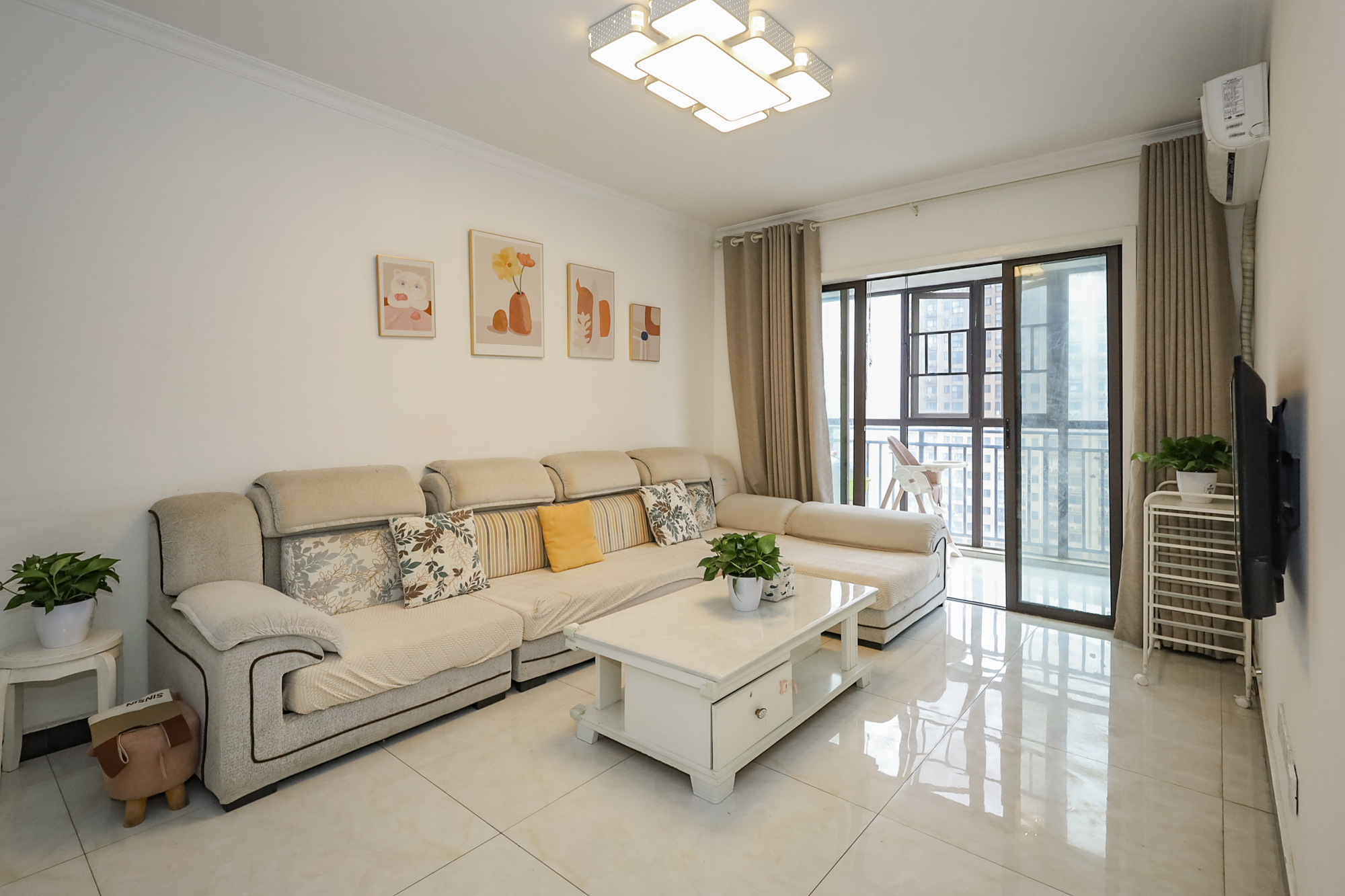 钰龙天下二期（钰龙佳园）  3室2厅2卫    266.0万客厅