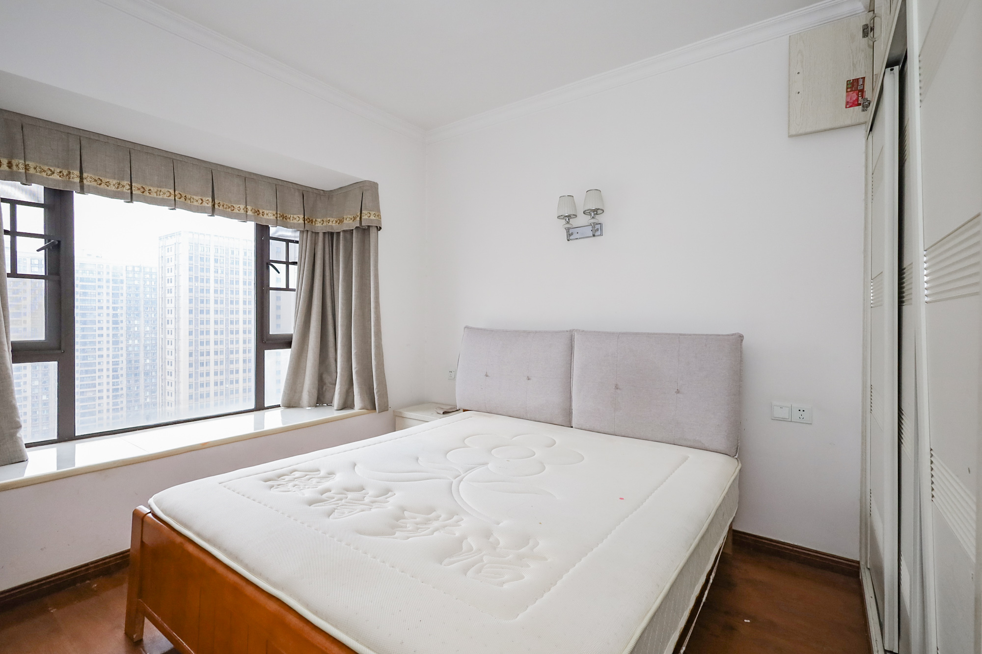 钰龙天下二期（钰龙佳园）  3室2厅2卫    266.0万卧室