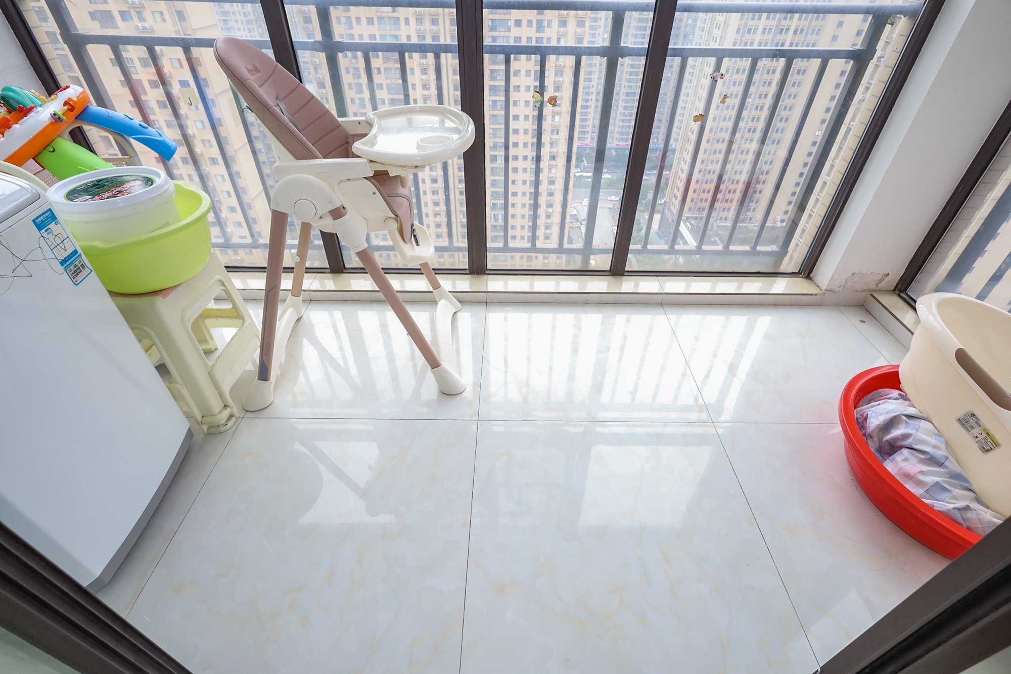 钰龙天下二期（钰龙佳园）  3室2厅2卫    266.0万阳台