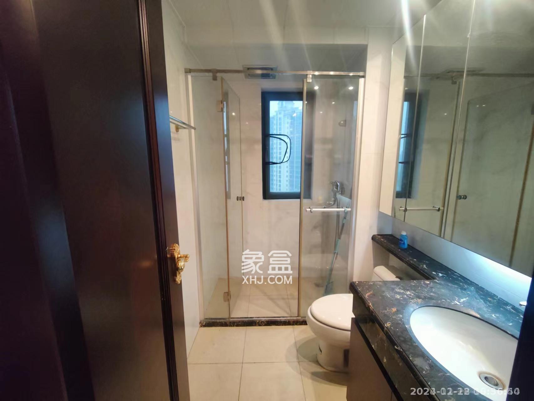 恒大雅苑 4室2厅2卫 4500.0元/月 恒大雅苑 4室2厅2卫 4500.0元/月室内图