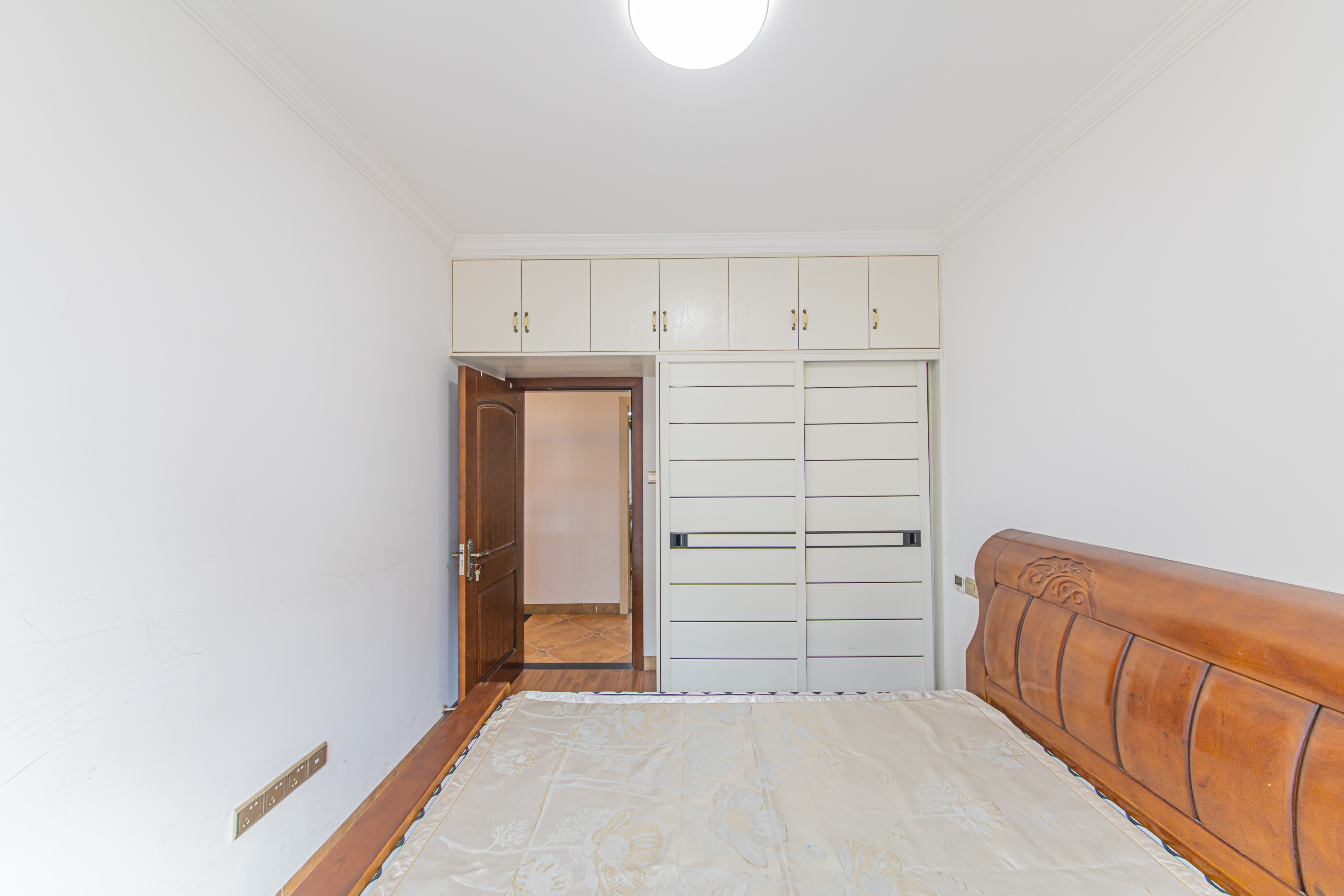 鑫远和城(一、二期) 4室1厅2卫 150.0万 鑫远和城(一、二期) 4室1厅2卫 150.0万卧室