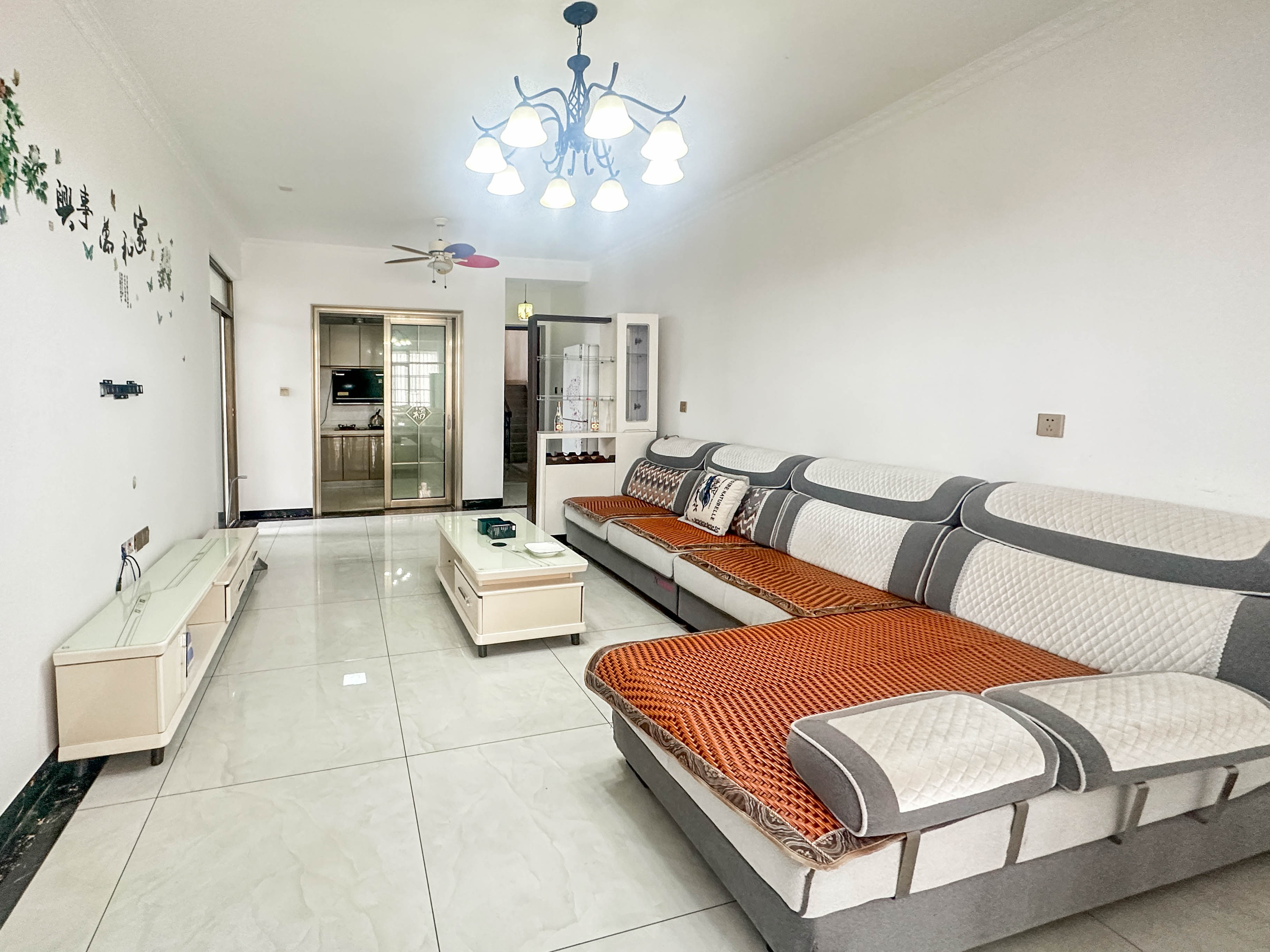 碧桂园山湖城 2室1厅1卫 48.0万 碧桂园山湖城 2室1厅1卫 48.0万客厅