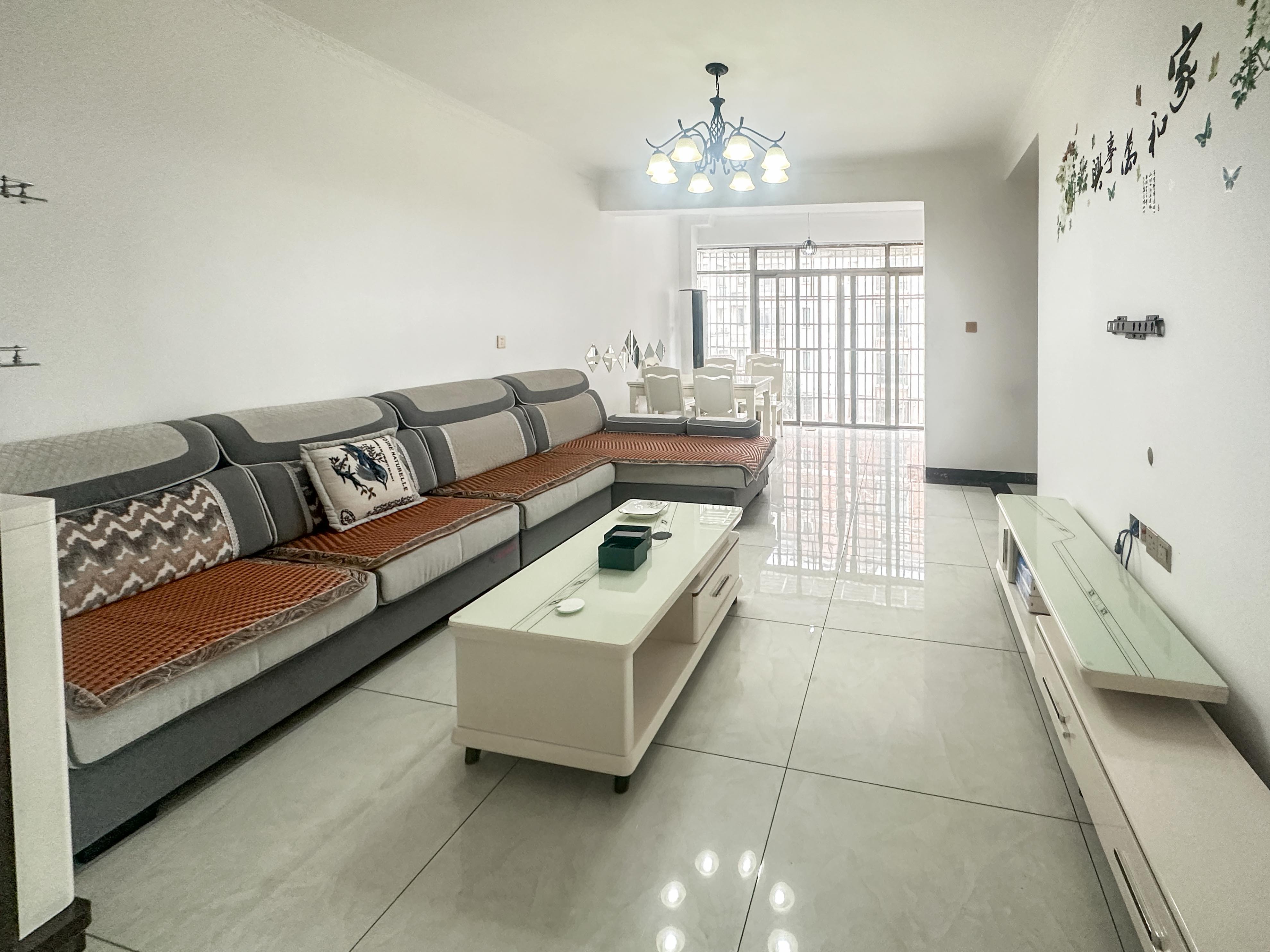 碧桂园山湖城 2室1厅1卫 48.0万 碧桂园山湖城 2室1厅1卫 48.0万客厅