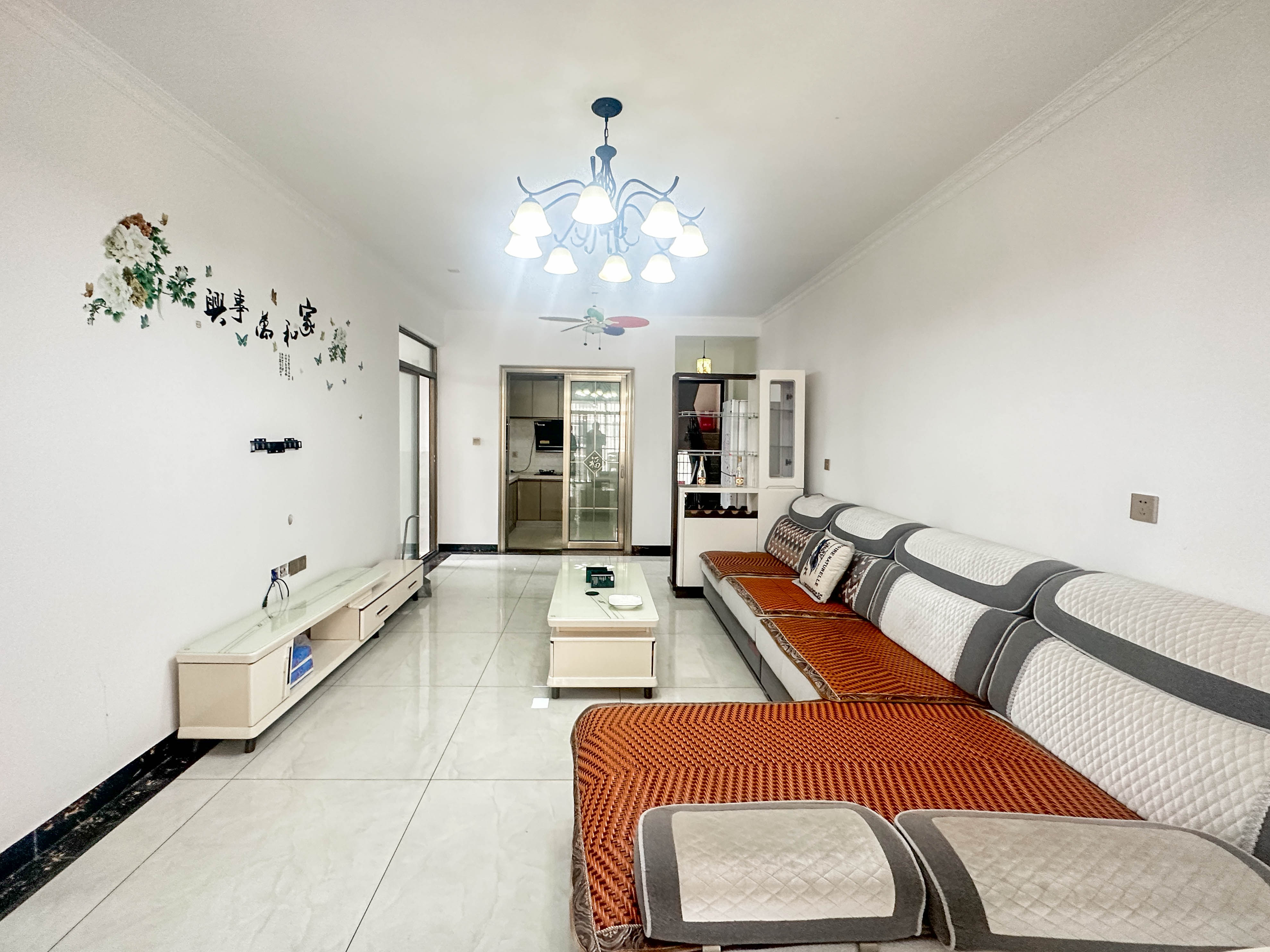 碧桂园山湖城 2室1厅1卫 48.0万 碧桂园山湖城 2室1厅1卫 48.0万客厅