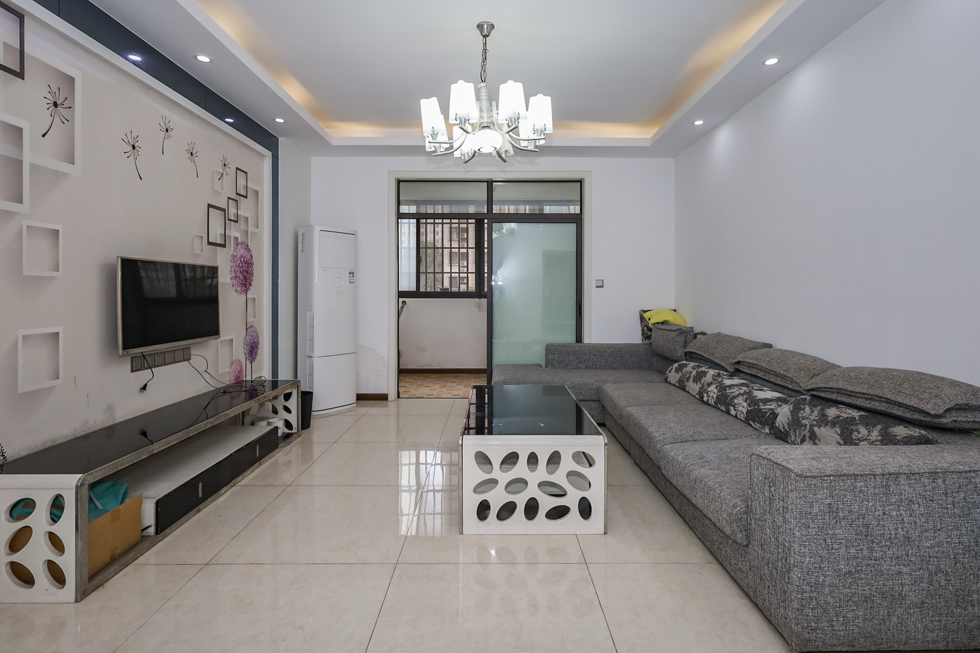 阳光丽城一期 4室2厅2卫 150.0万 阳光丽城一期 4室2厅2卫 150.0万客厅