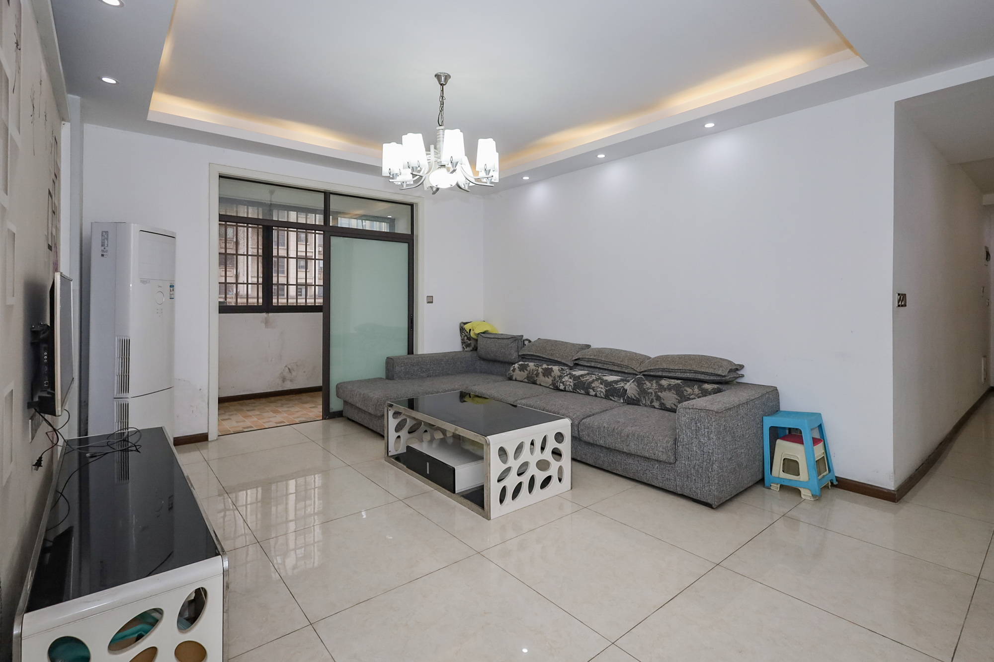 阳光丽城一期 4室2厅2卫 150.0万 阳光丽城一期 4室2厅2卫 150.0万客厅