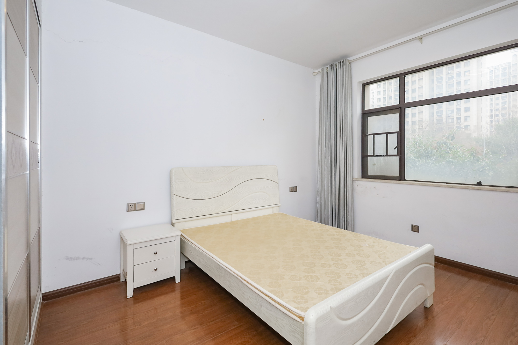 阳光丽城一期 4室2厅2卫 150.0万 阳光丽城一期 4室2厅2卫 150.0万卧室