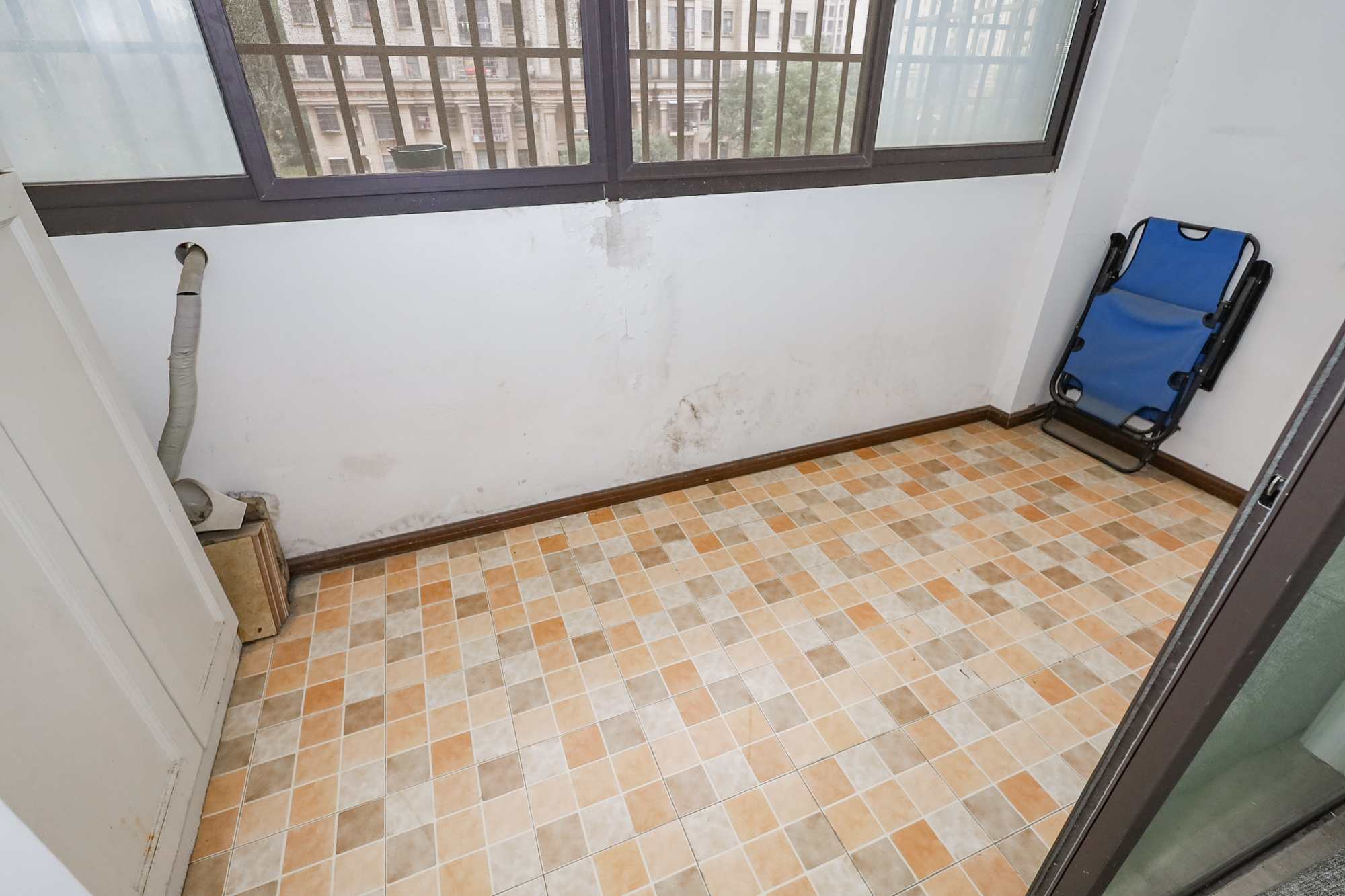 阳光丽城一期 4室2厅2卫 150.0万 阳光丽城一期 4室2厅2卫 150.0万阳台