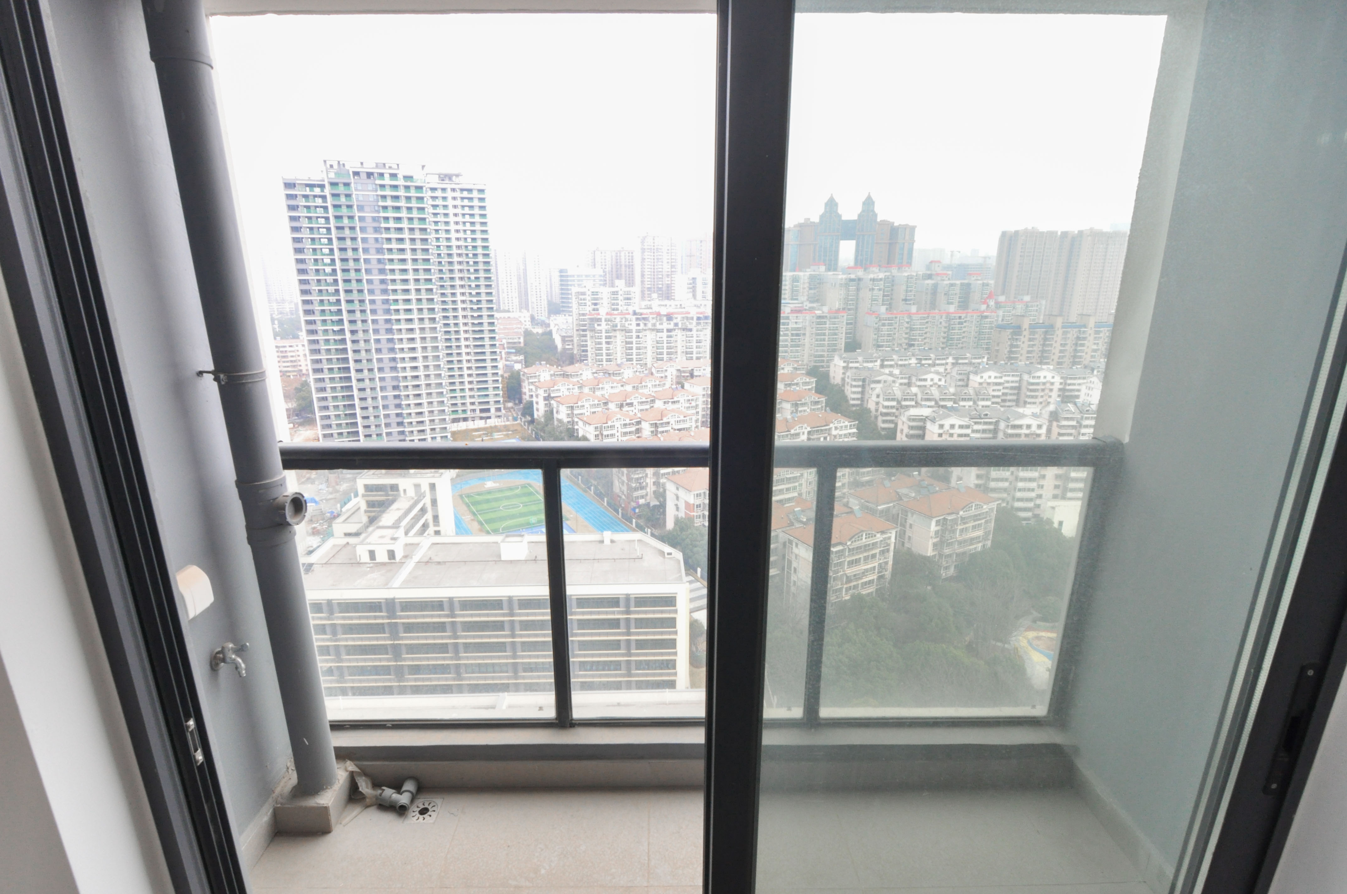 旭辉都会山  4室2厅2卫   285.00万其他
