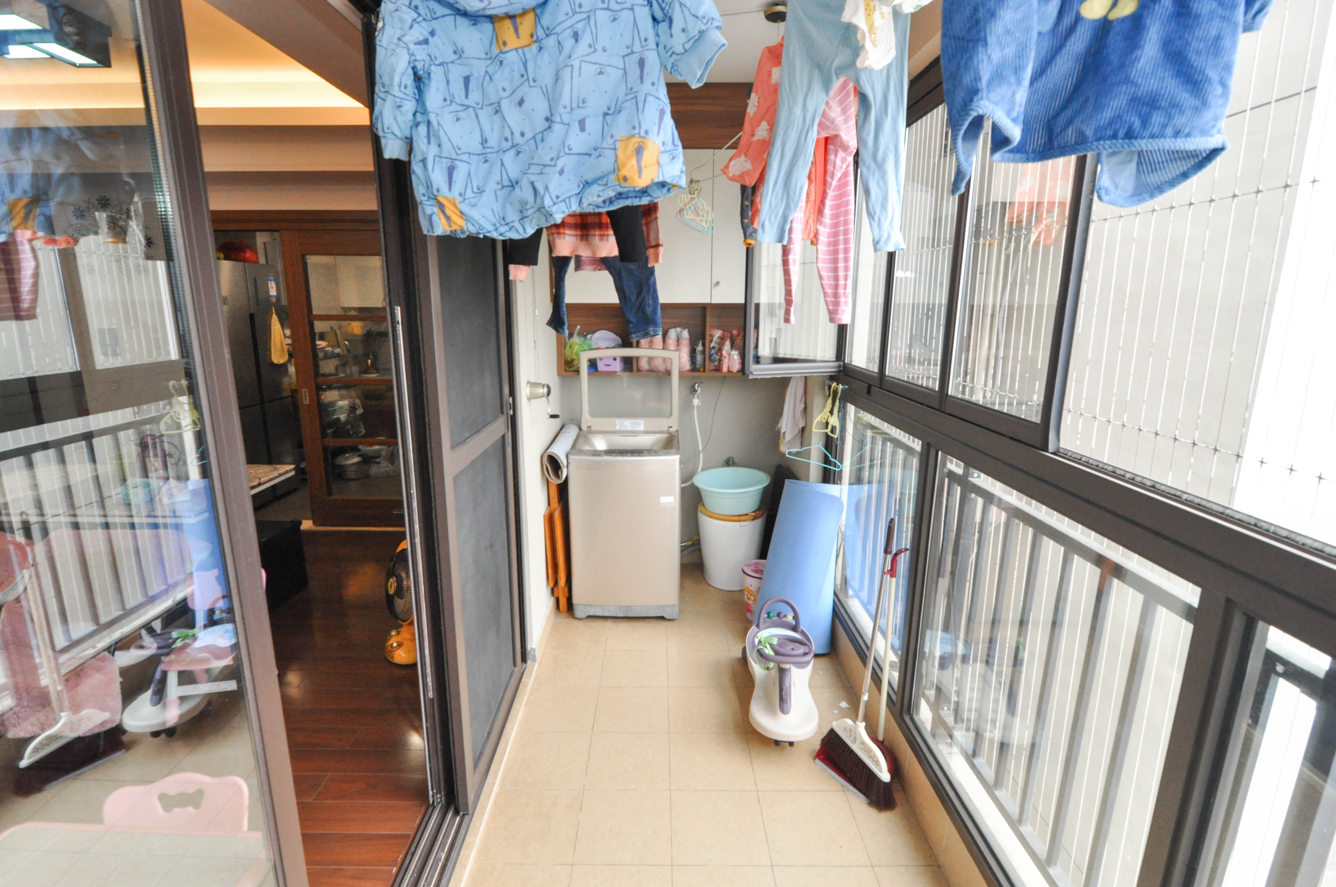 万科里梅溪郡  3室2厅2卫   248.00万卧室