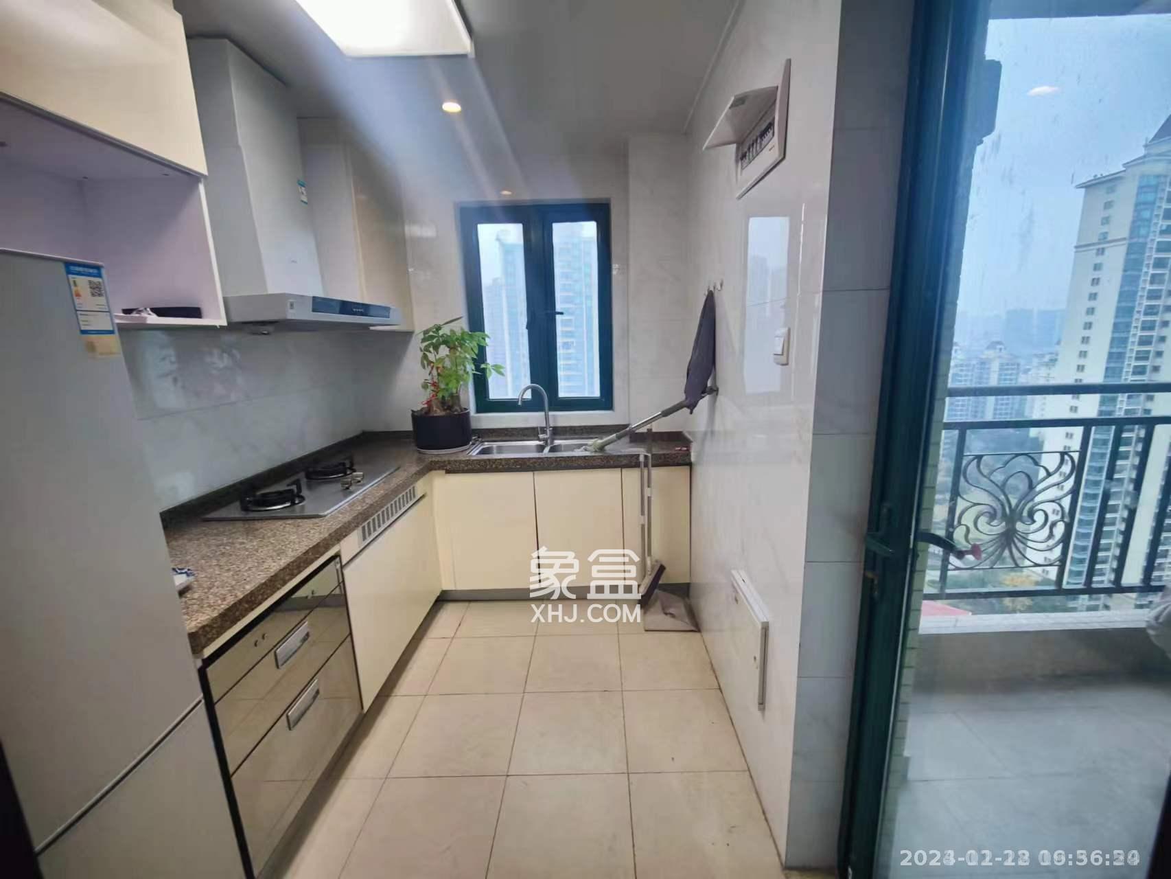 恒大雅苑 4室2厅2卫 4500.0元/月 恒大雅苑 4室2厅2卫 4500.0元/月室内图