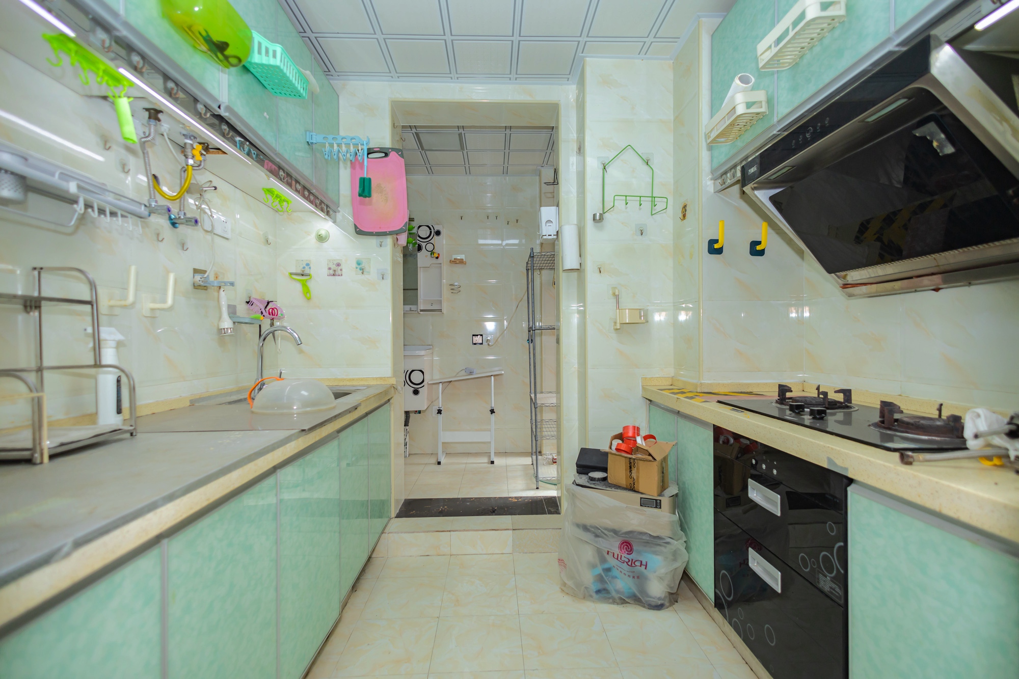 三一街区 3室2厅1卫 63.0万 三一街区 3室2厅1卫 63.0万厨房