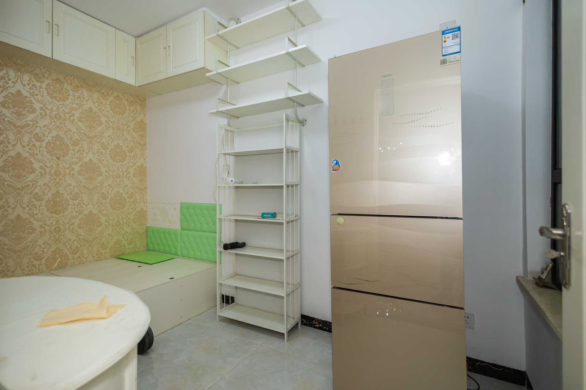 三一街区 3室2厅1卫 63.0万 三一街区 3室2厅1卫 63.0万卧室