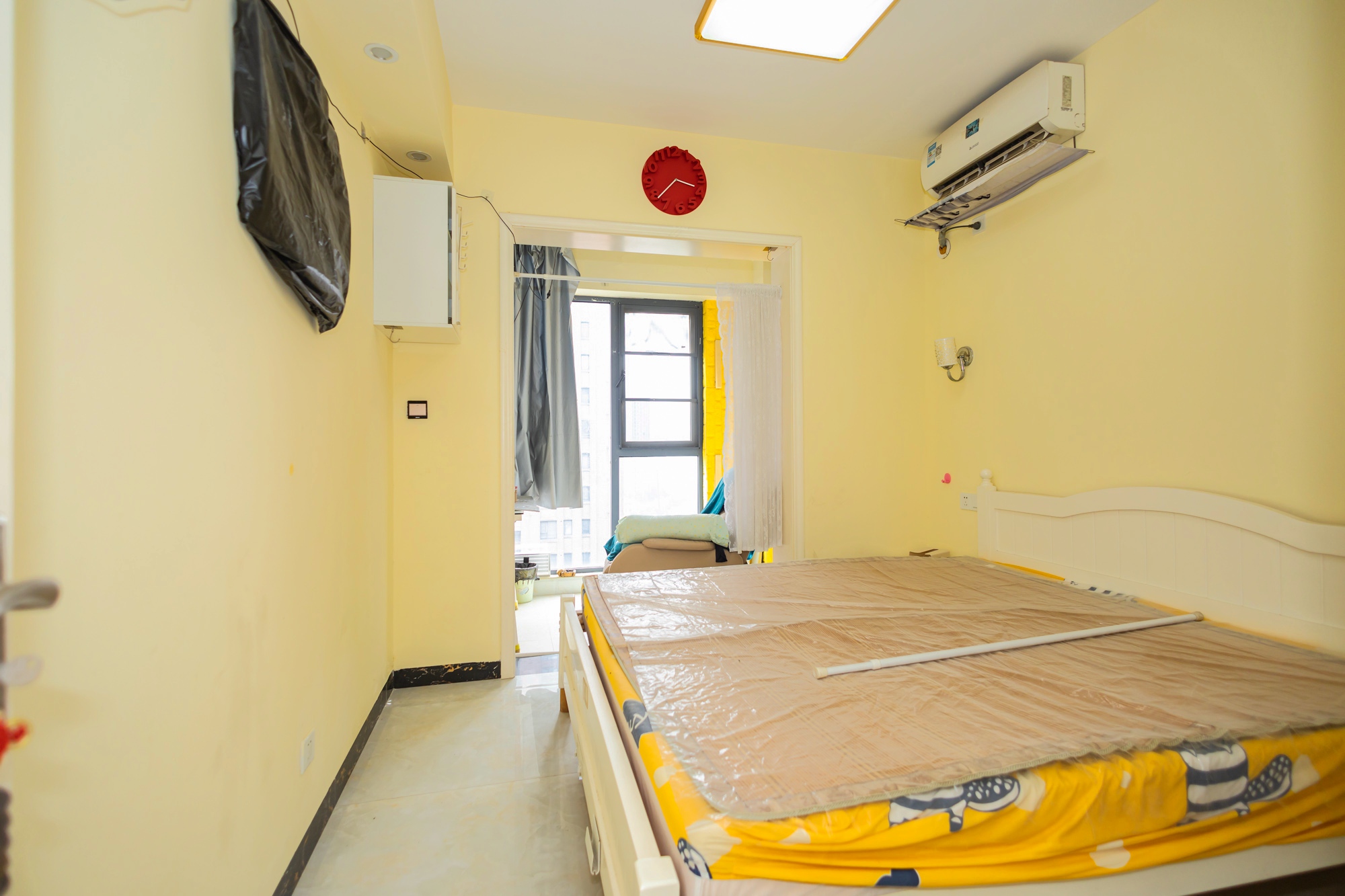 三一街区 3室2厅1卫 63.0万 三一街区 3室2厅1卫 63.0万卧室