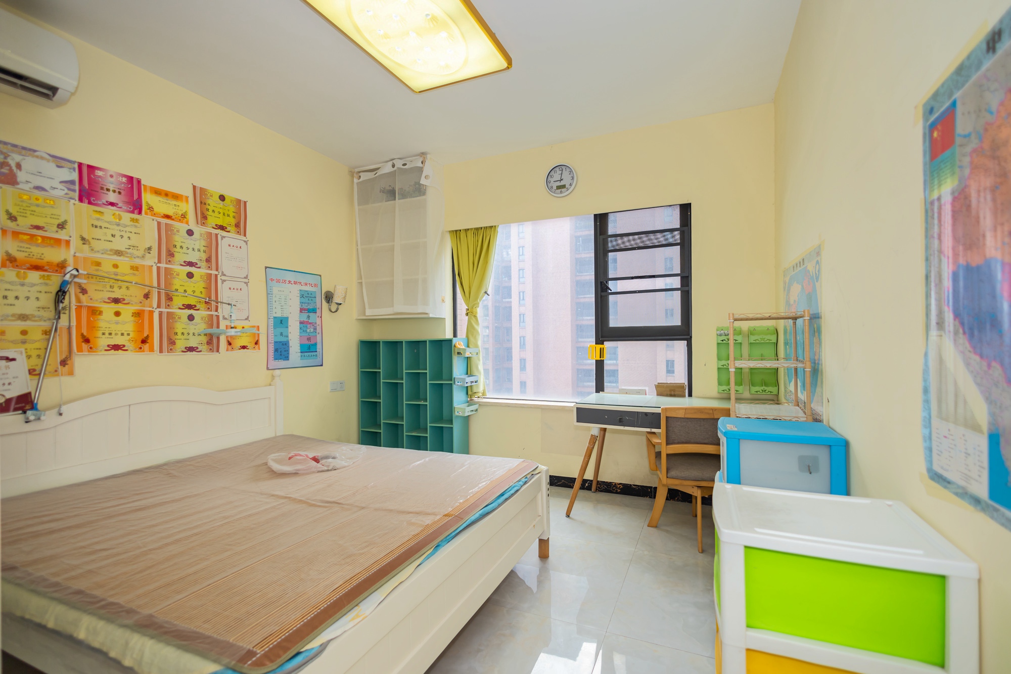 三一街区 3室2厅1卫 63.0万 三一街区 3室2厅1卫 63.0万卧室