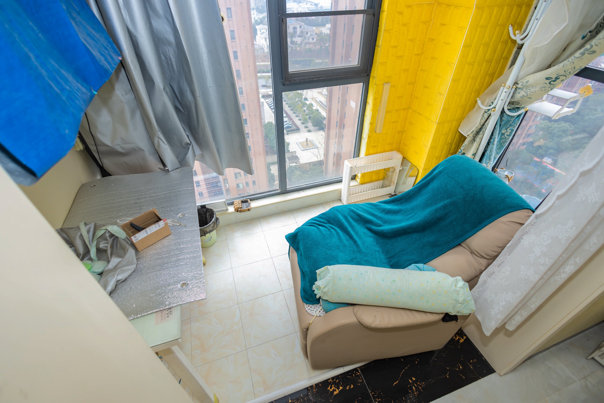 三一街区 3室2厅1卫 63.0万 三一街区 3室2厅1卫 63.0万阳台