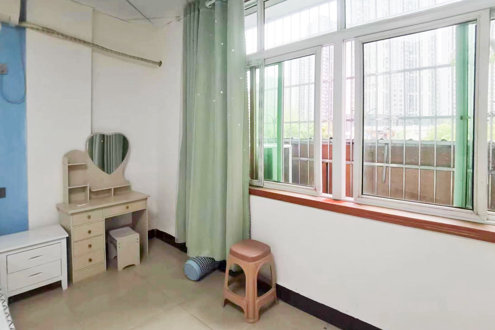 松雅安置小区 28室0厅15卫 420.0万 松雅安置小区 28室0厅15卫 420.0万阳台