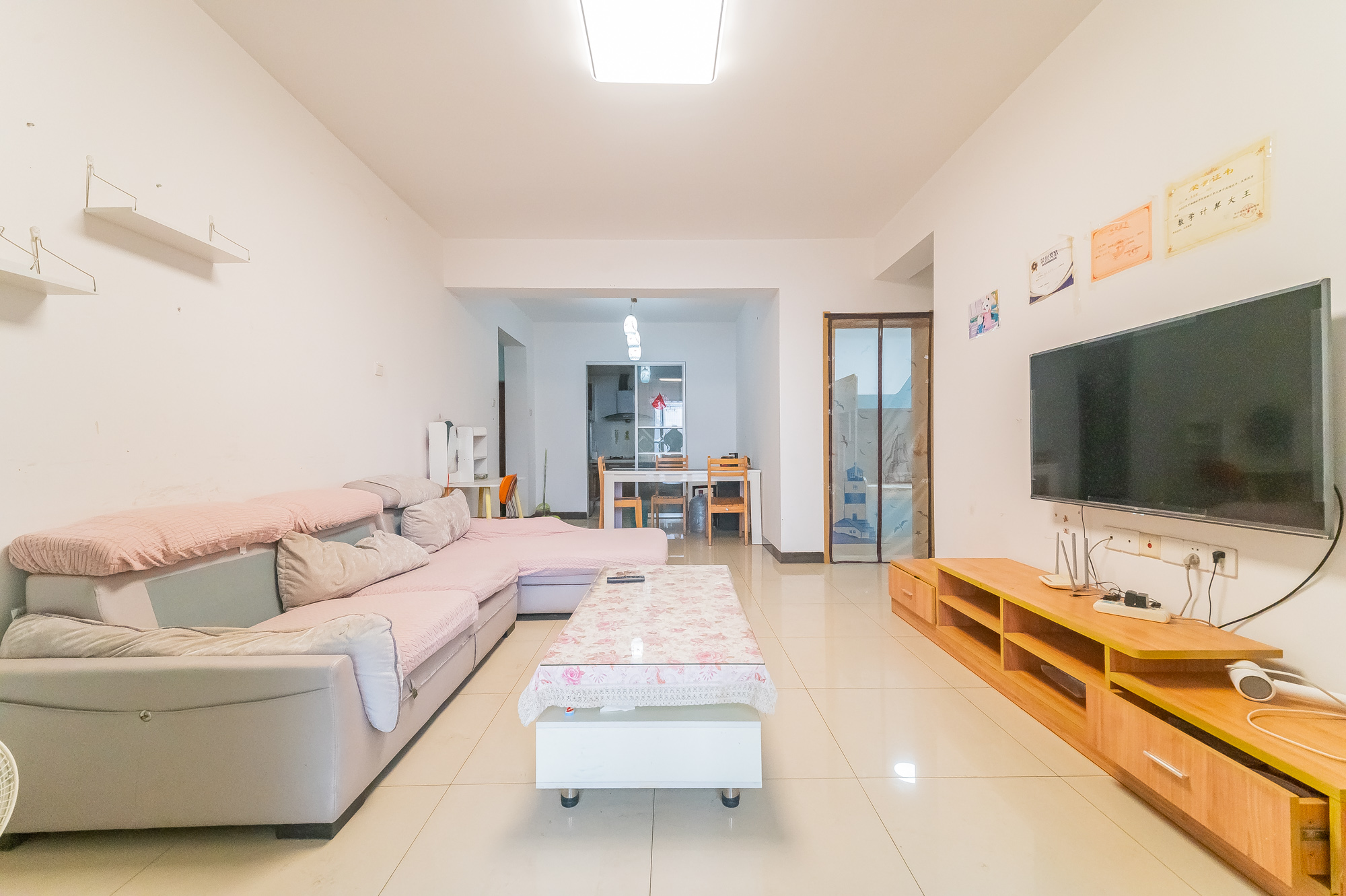 尚城 3室2厅1卫 54.00万 尚城 3室2厅1卫 54.00万客厅