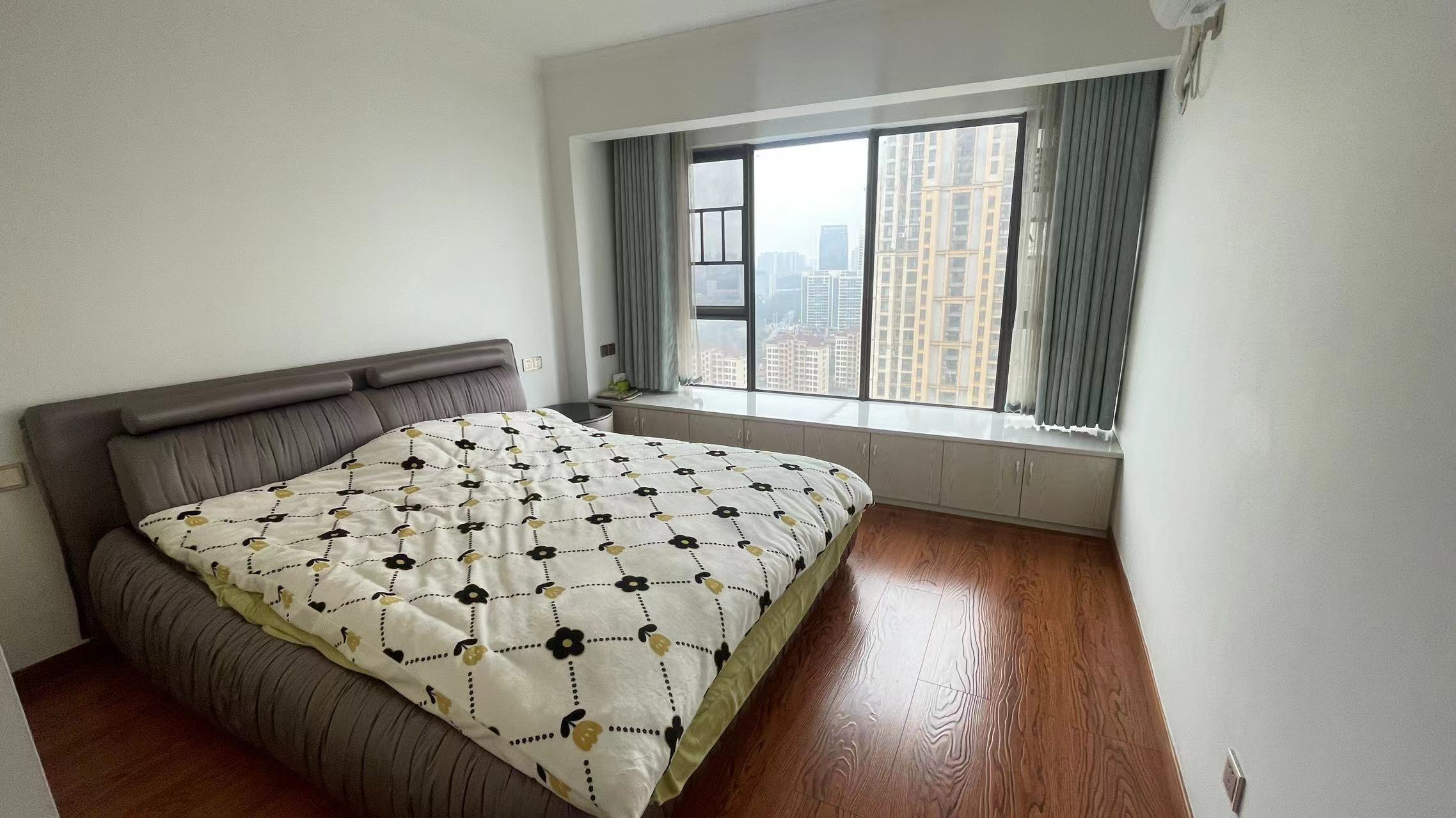 佳兆业金域天下二期 4室2厅2卫 68.0万 佳兆业金域天下二期 4室2厅2卫 68.0万室内图