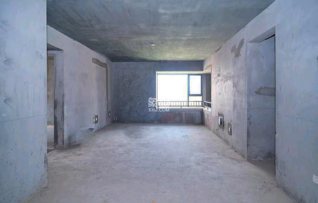 三一街区  4室2厅2卫   113.60万客厅