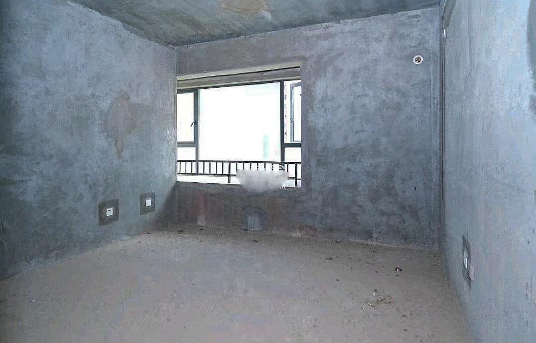 三一街区  4室2厅2卫   113.60万卧室