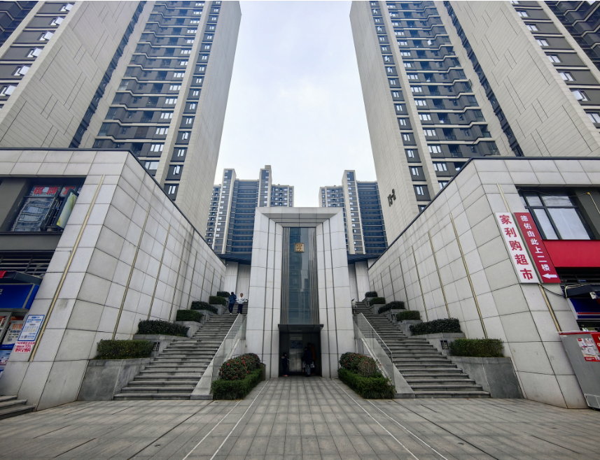 中海閱麓山一期  3室2廳2衛(wèi)   3500.00元/月小區(qū)圖