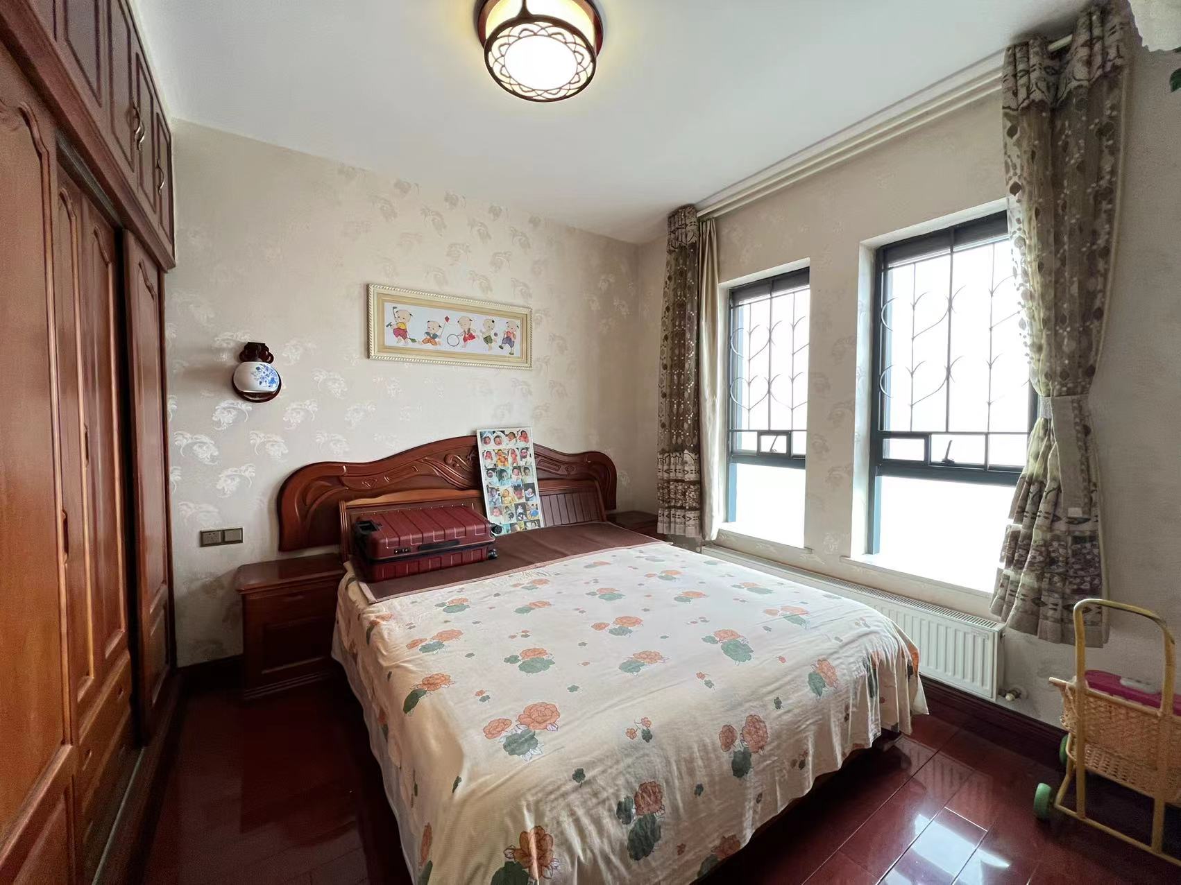 湘银金色阳光 4室2厅2卫 118.0万 湘银金色阳光 4室2厅2卫 118.0万室内图