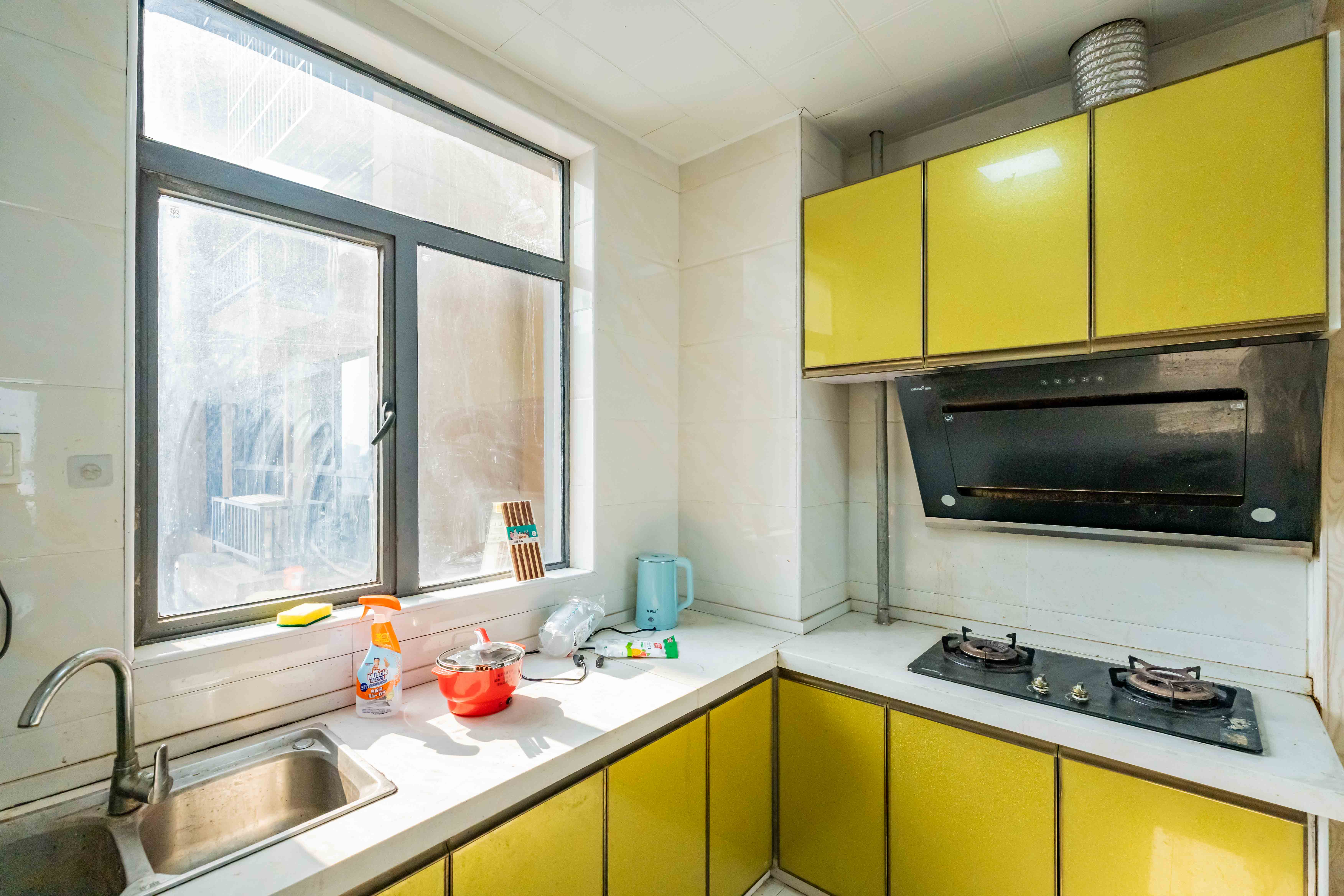 悦湖山 4室2厅2卫 84.0万 悦湖山 4室2厅2卫 84.0万厨房