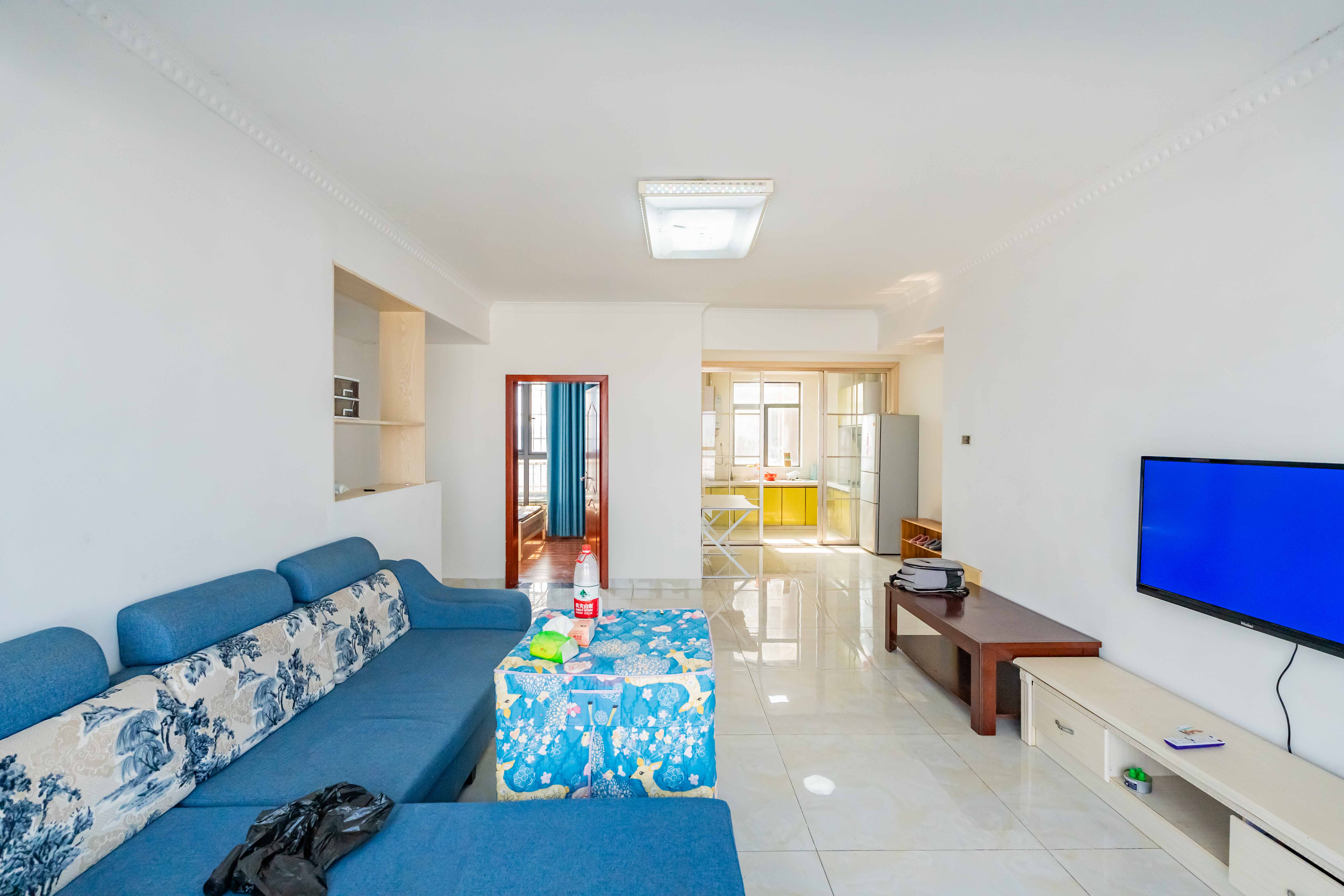 悦湖山 4室2厅2卫 84.0万 悦湖山 4室2厅2卫 84.0万客厅