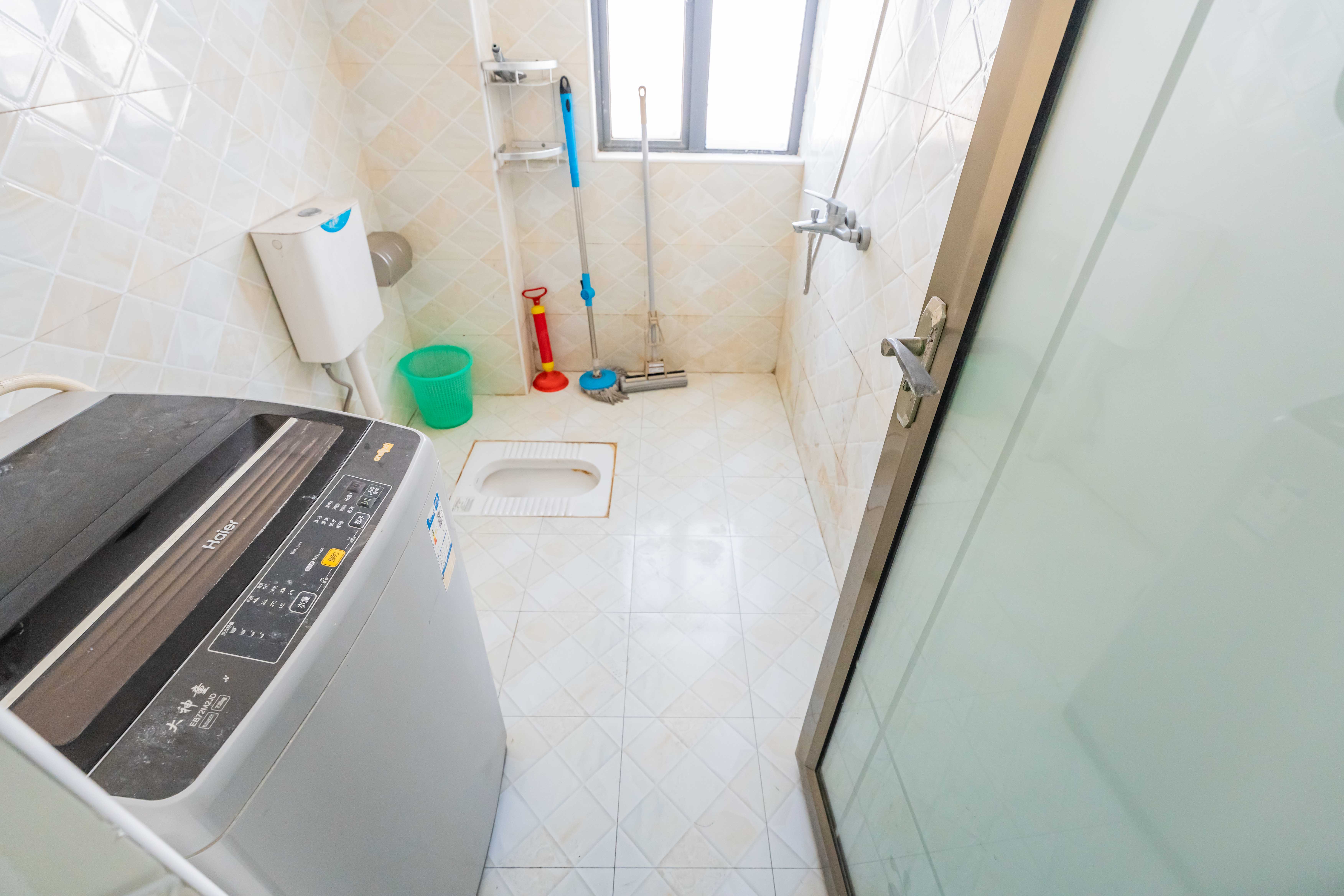 悦湖山 4室2厅2卫 84.0万 悦湖山 4室2厅2卫 84.0万卫生间