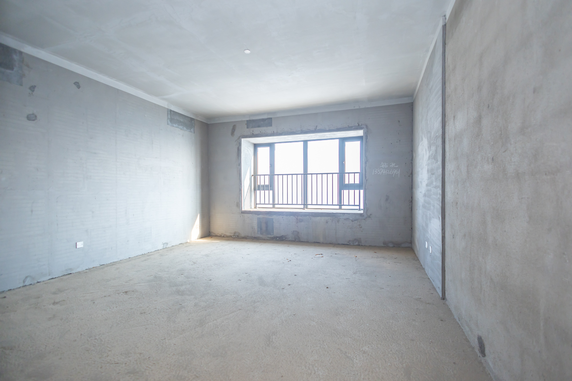 碧桂园威尼斯城 5室2厅3卫 315.88万 碧桂园威尼斯城 5室2厅3卫 315.88万卧室