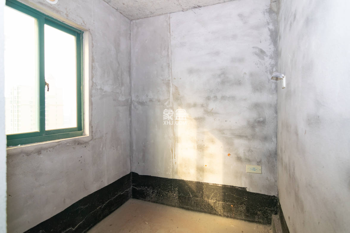 富基世纪公园 5室2厅2卫 82.0万 富基世纪公园 5室2厅2卫 82.0万卫生间