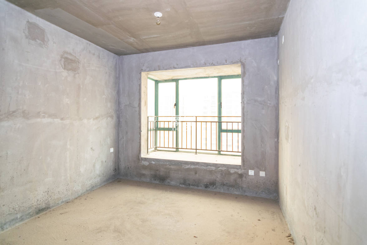 富基世纪公园 5室2厅2卫 82.0万 富基世纪公园 5室2厅2卫 82.0万卧室