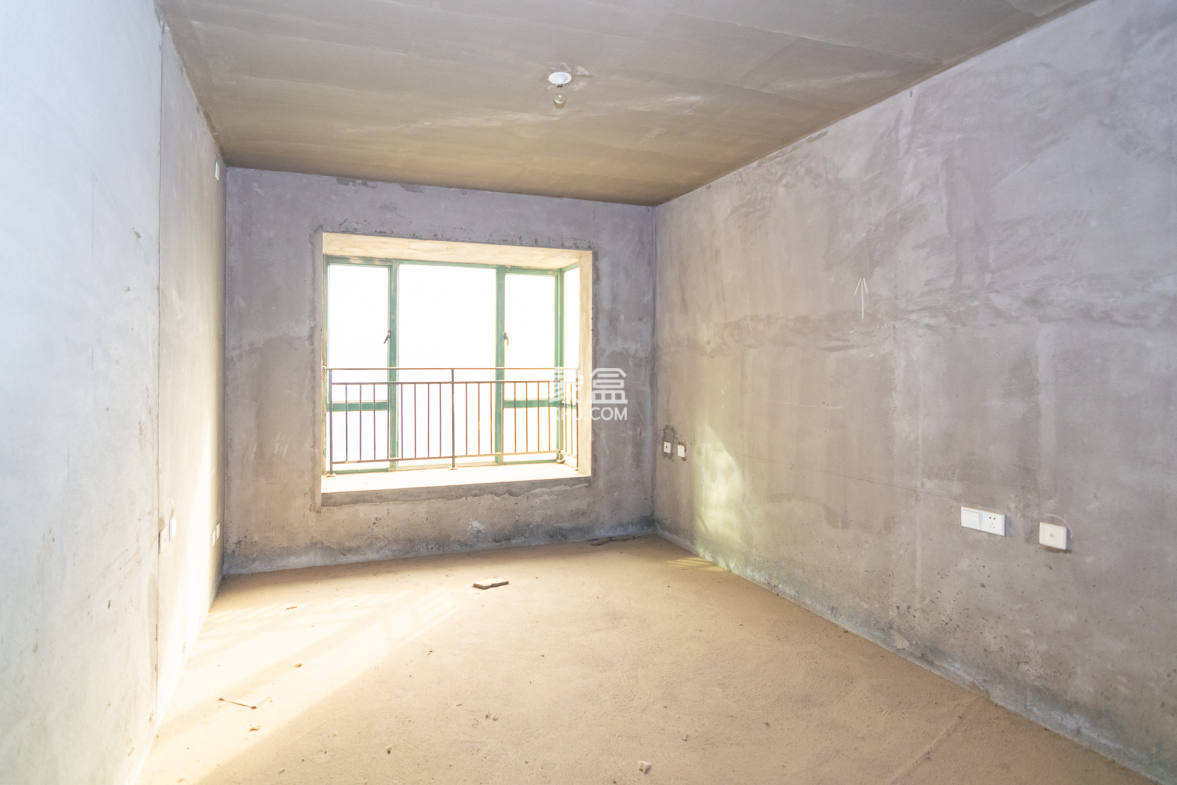 富基世纪公园 5室2厅2卫 82.0万 富基世纪公园 5室2厅2卫 82.0万卧室